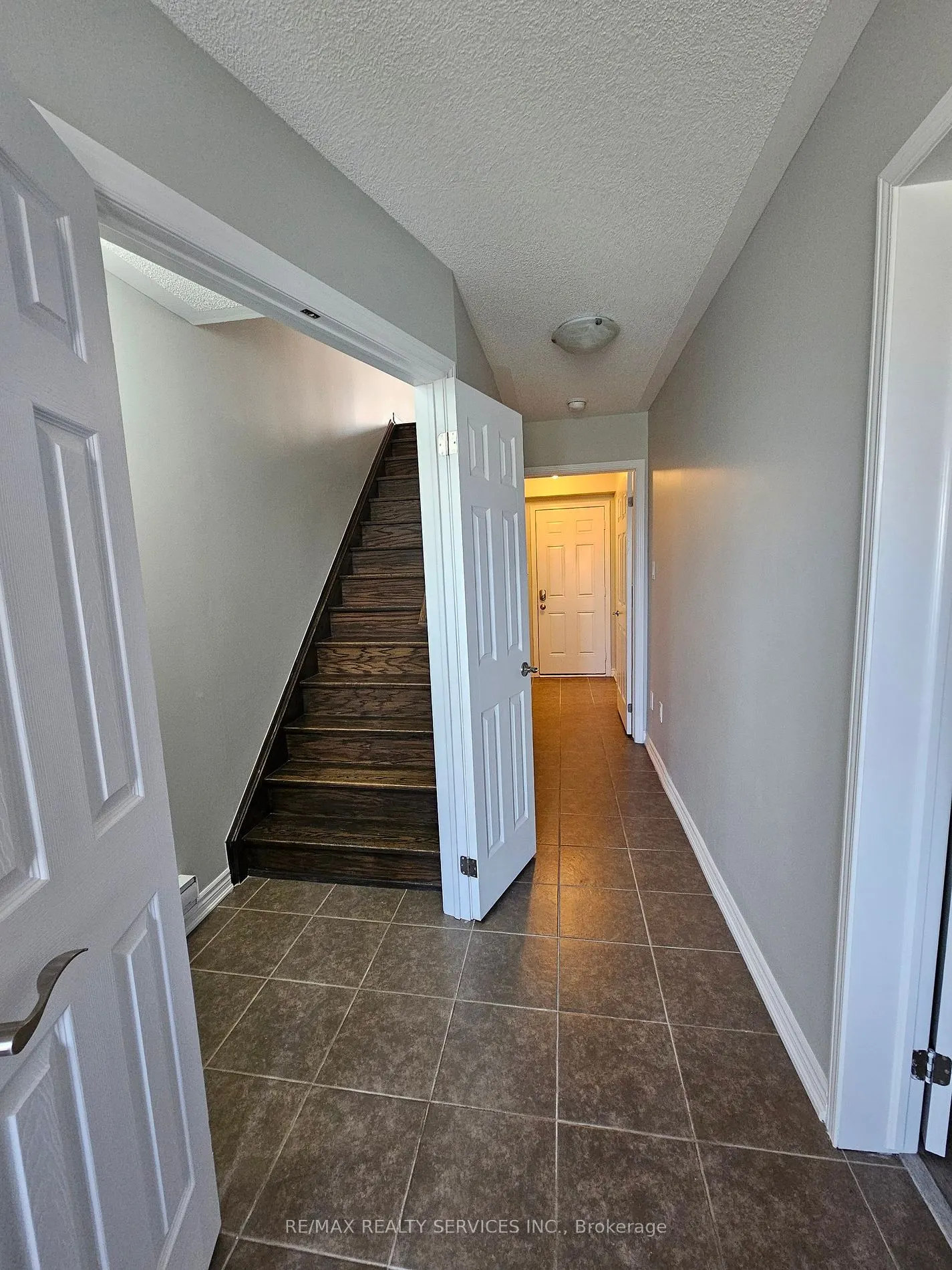 8 Toledo Lane