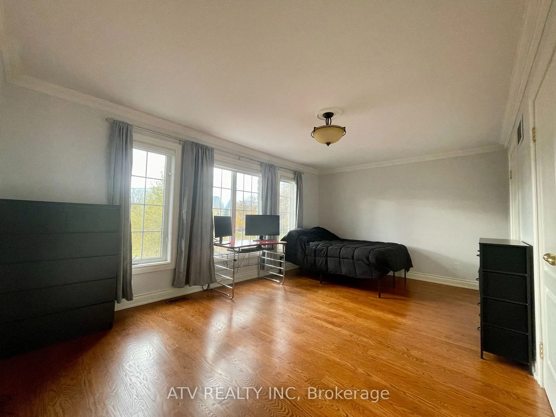 31 Shaver Ave S