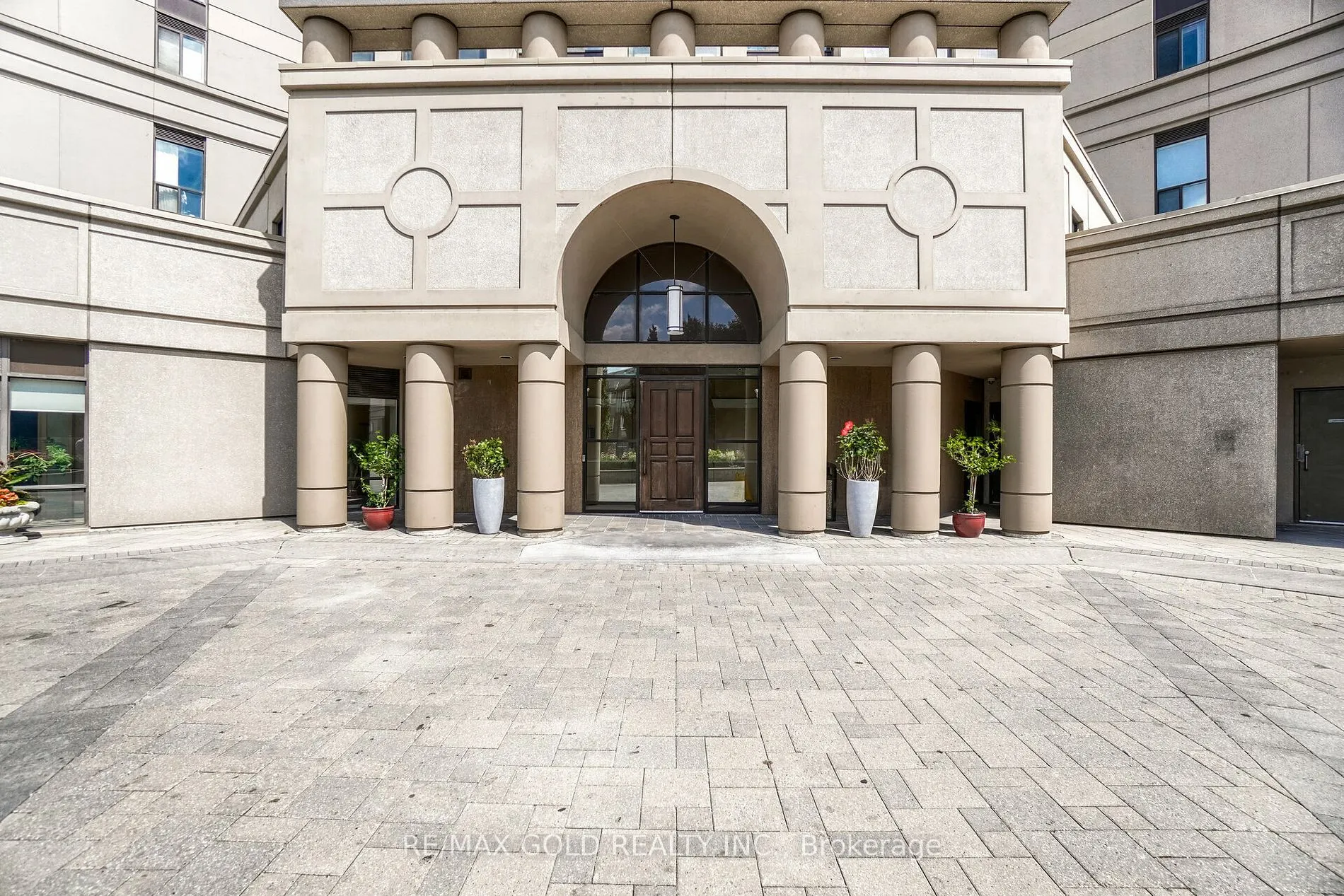 220 Forum Dr, #102