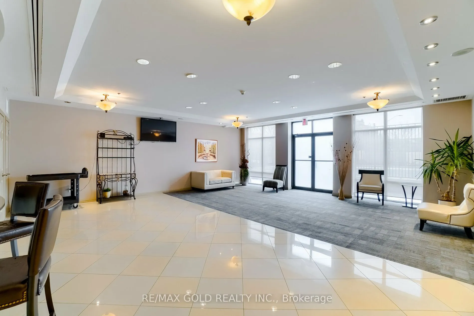 220 Forum Dr, #102