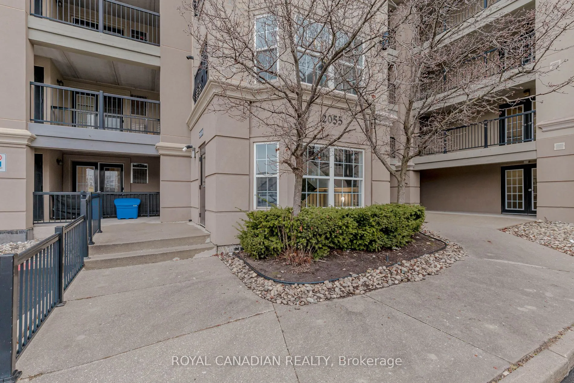 2055 Appleby Line, #211