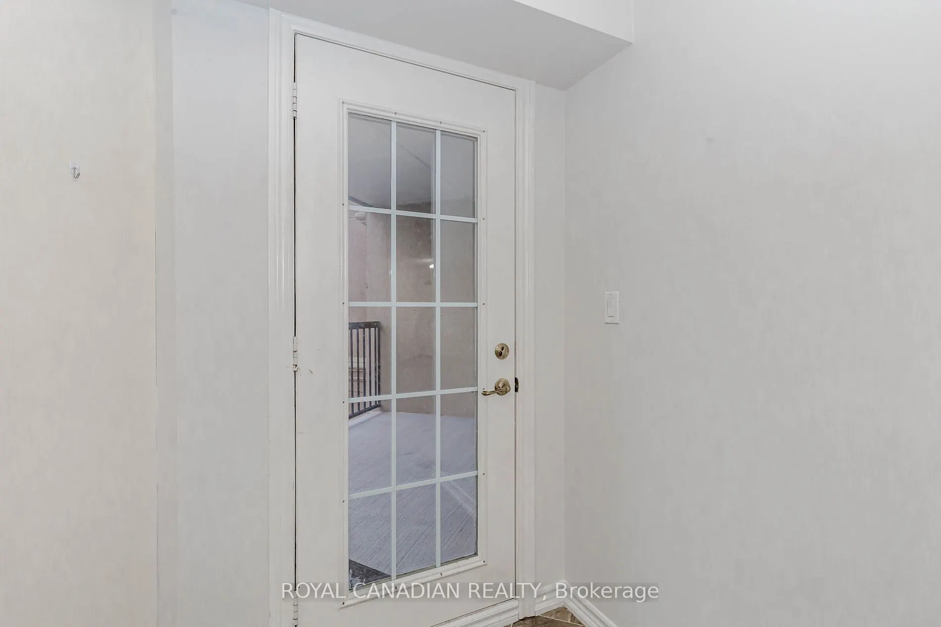 2055 Appleby Line, #211