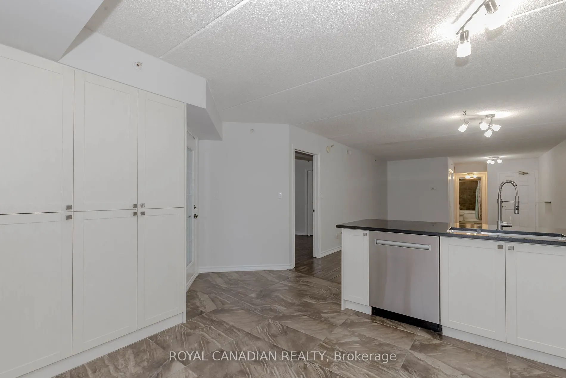 2055 Appleby Line, #211