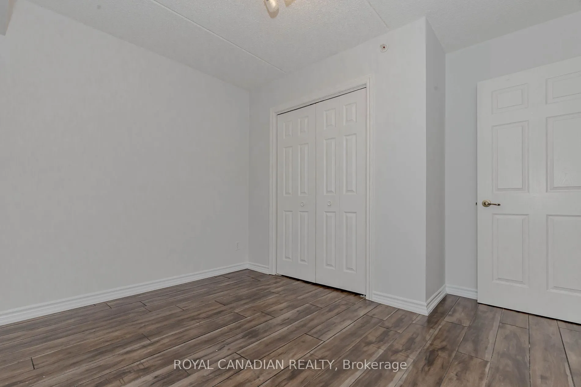 2055 Appleby Line, #211