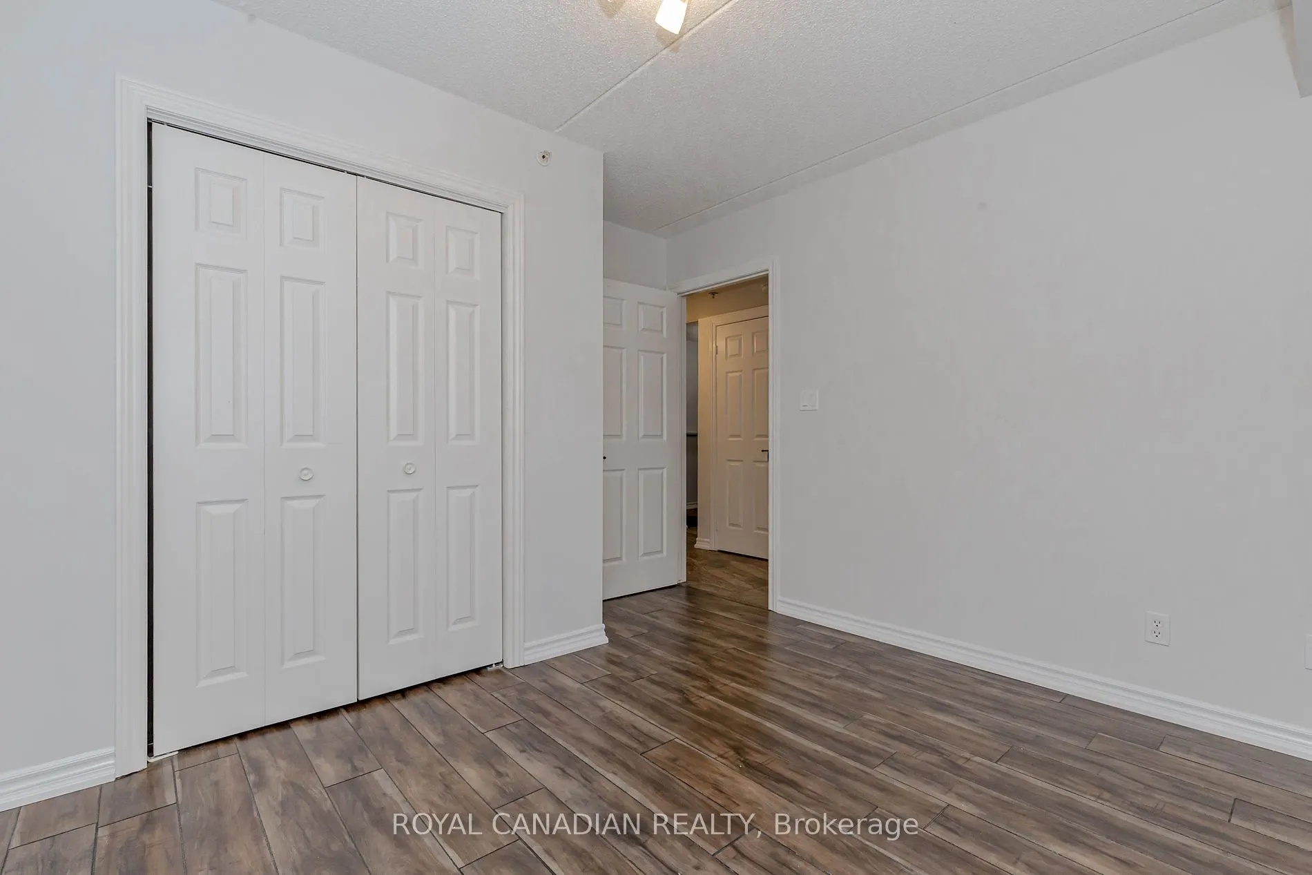 2055 Appleby Line, #211