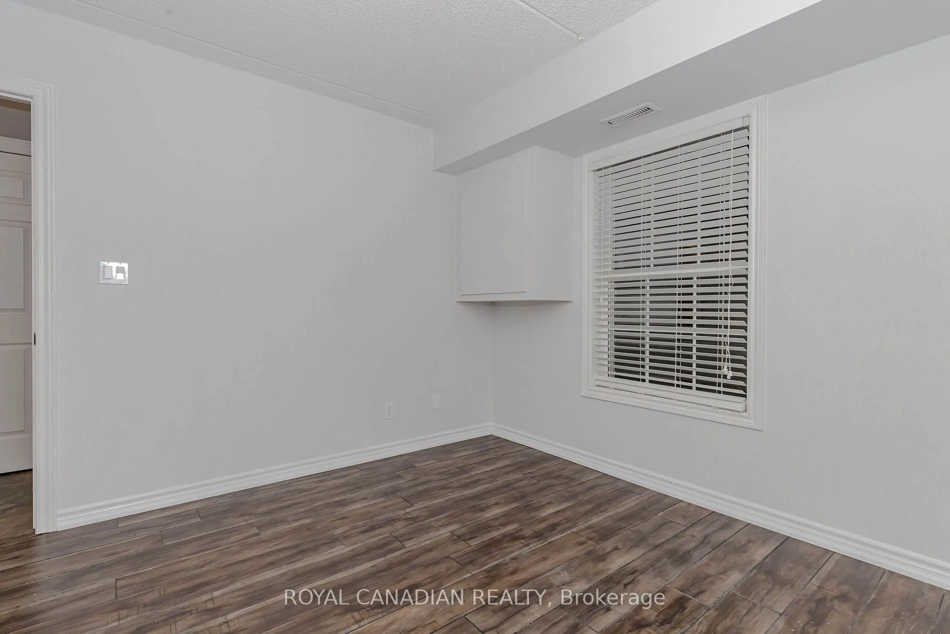 2055 Appleby Line, #211