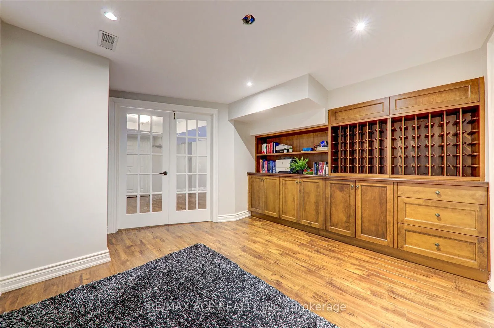 10 Stonehart St