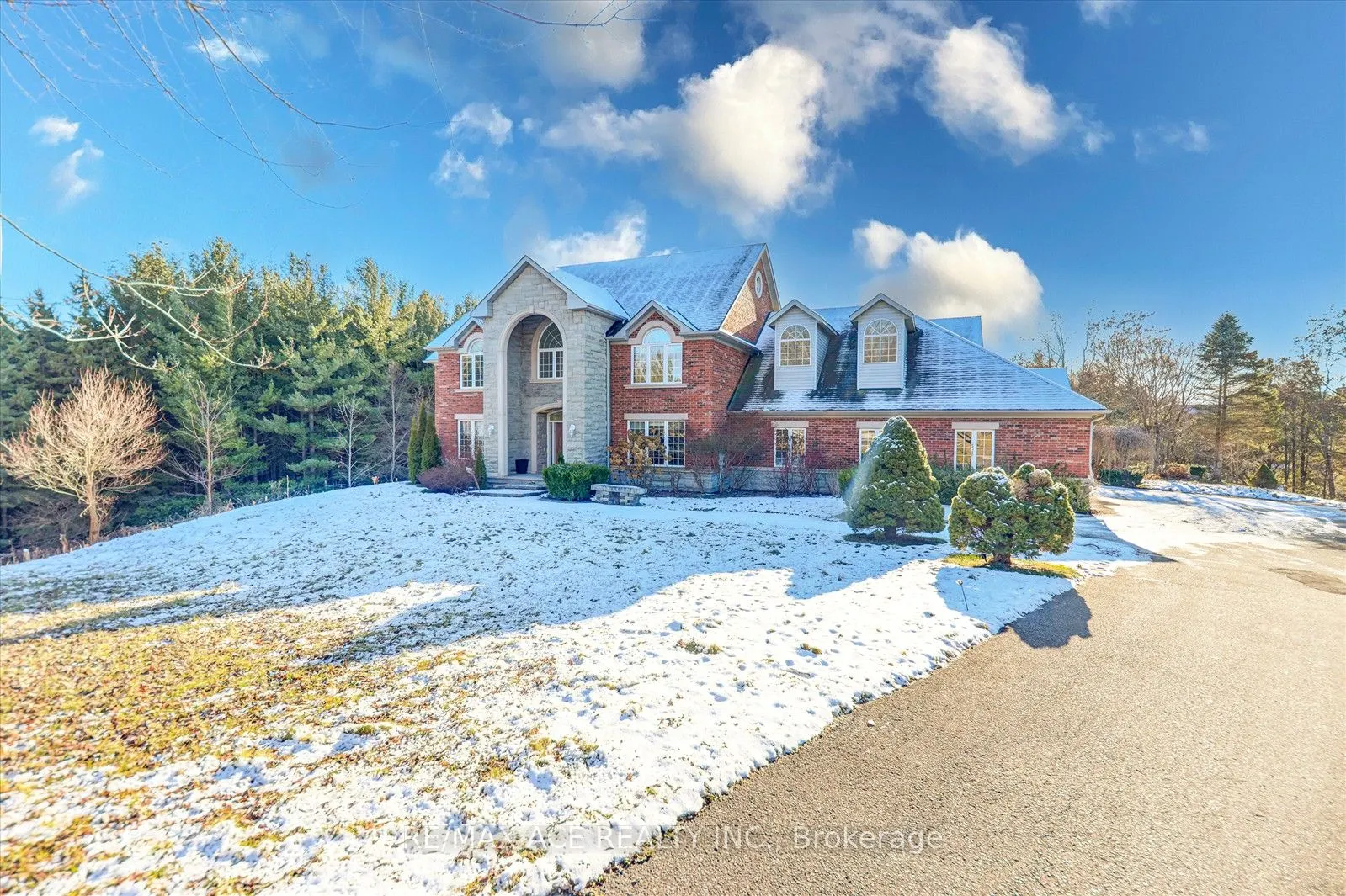 10 Stonehart St