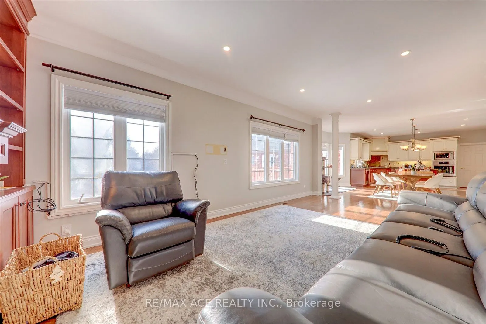 10 Stonehart St
