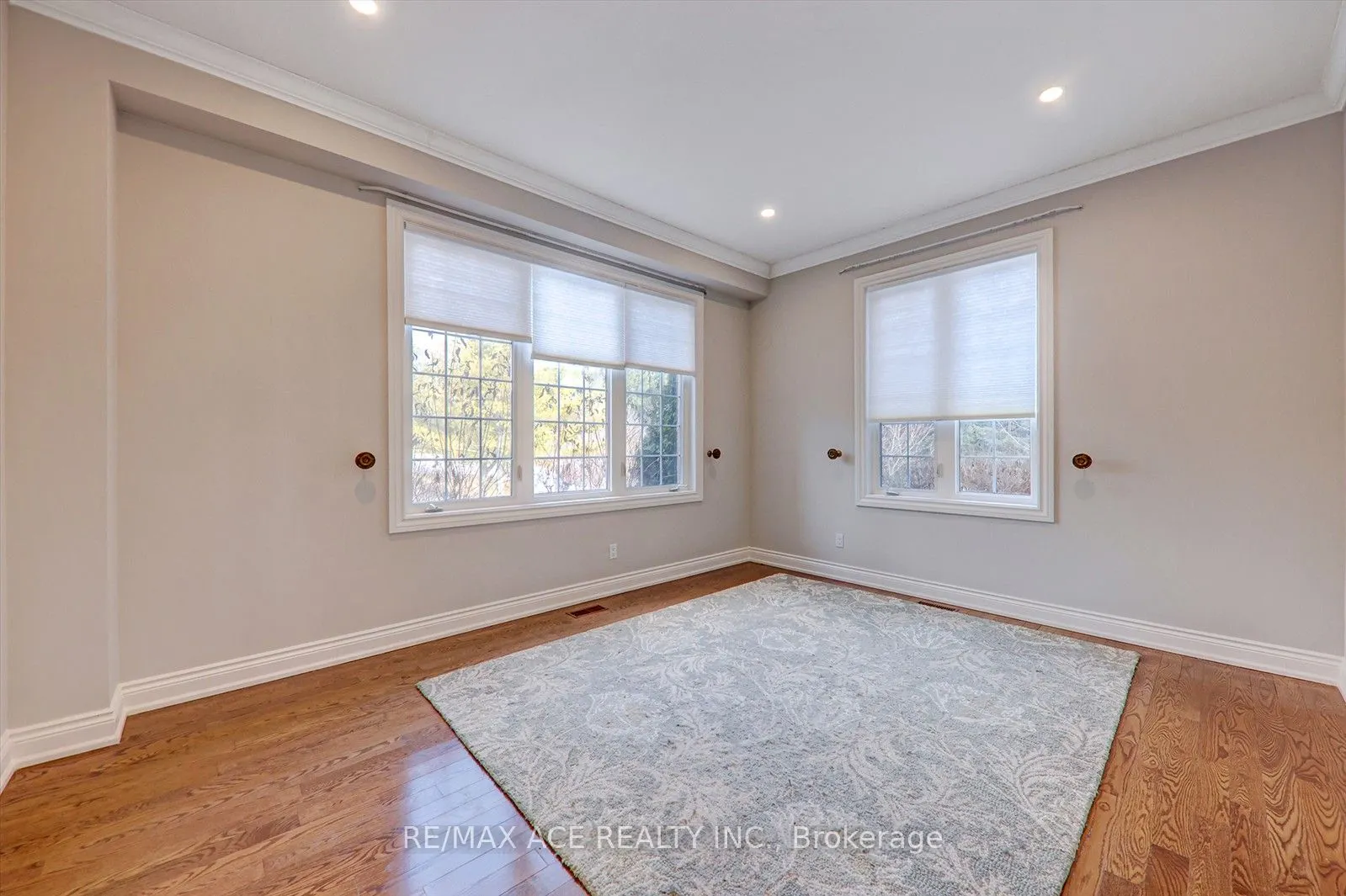 10 Stonehart St