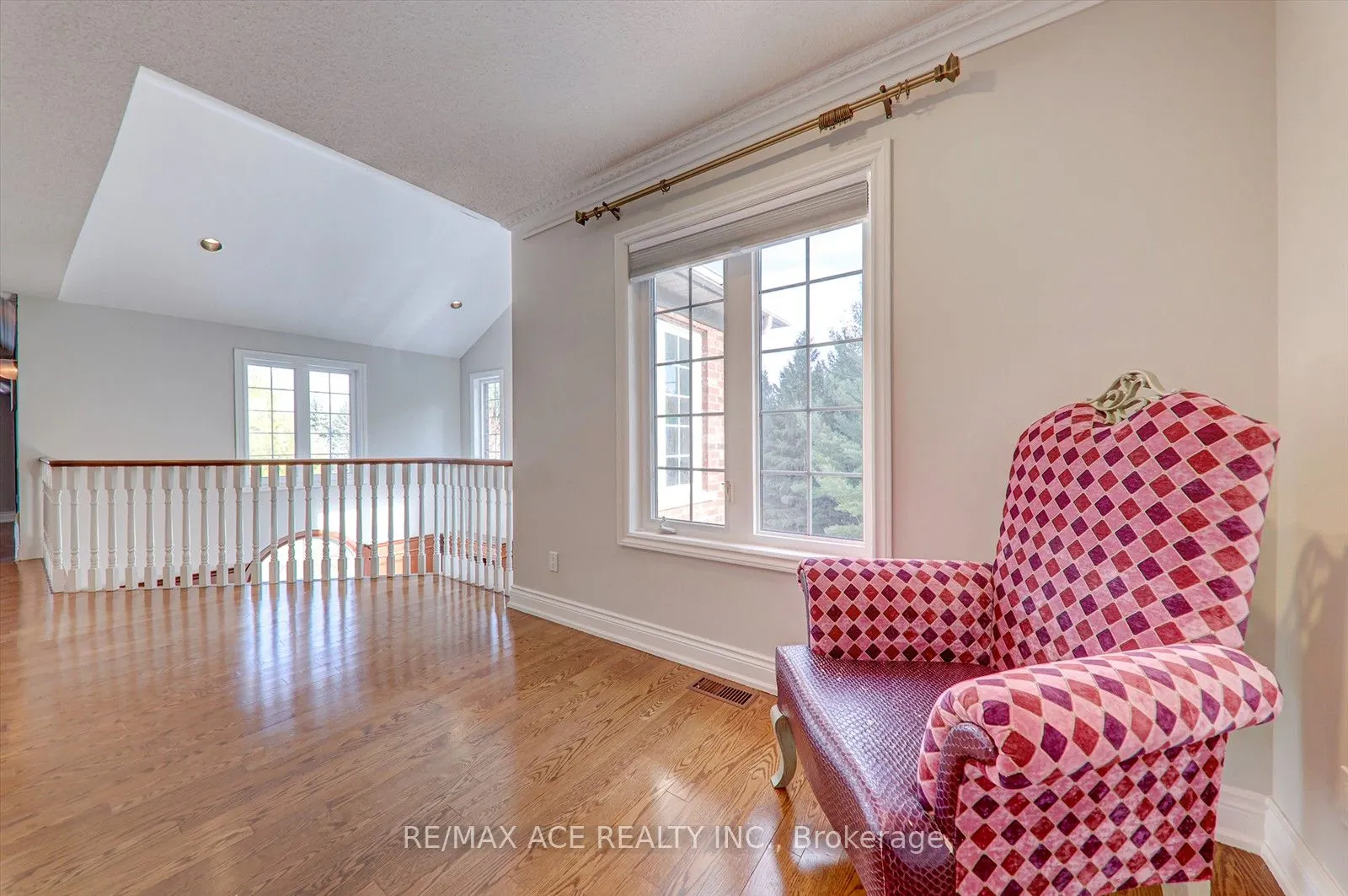 10 Stonehart St