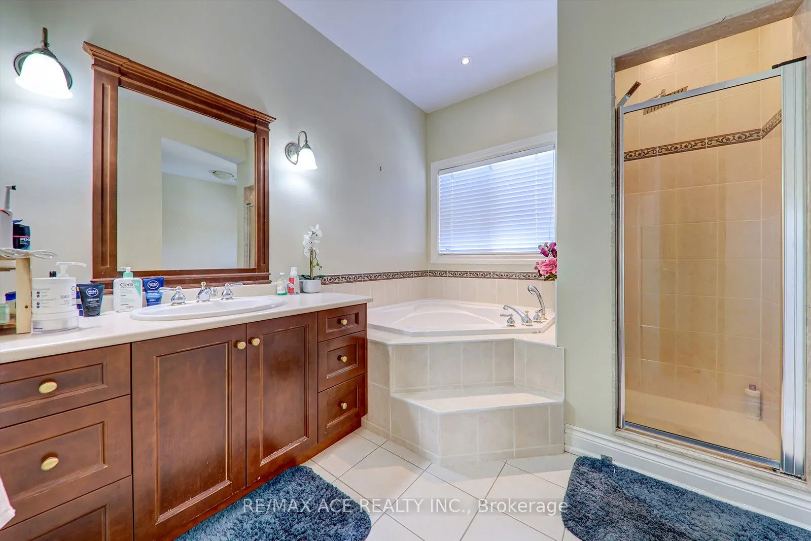 10 Stonehart St