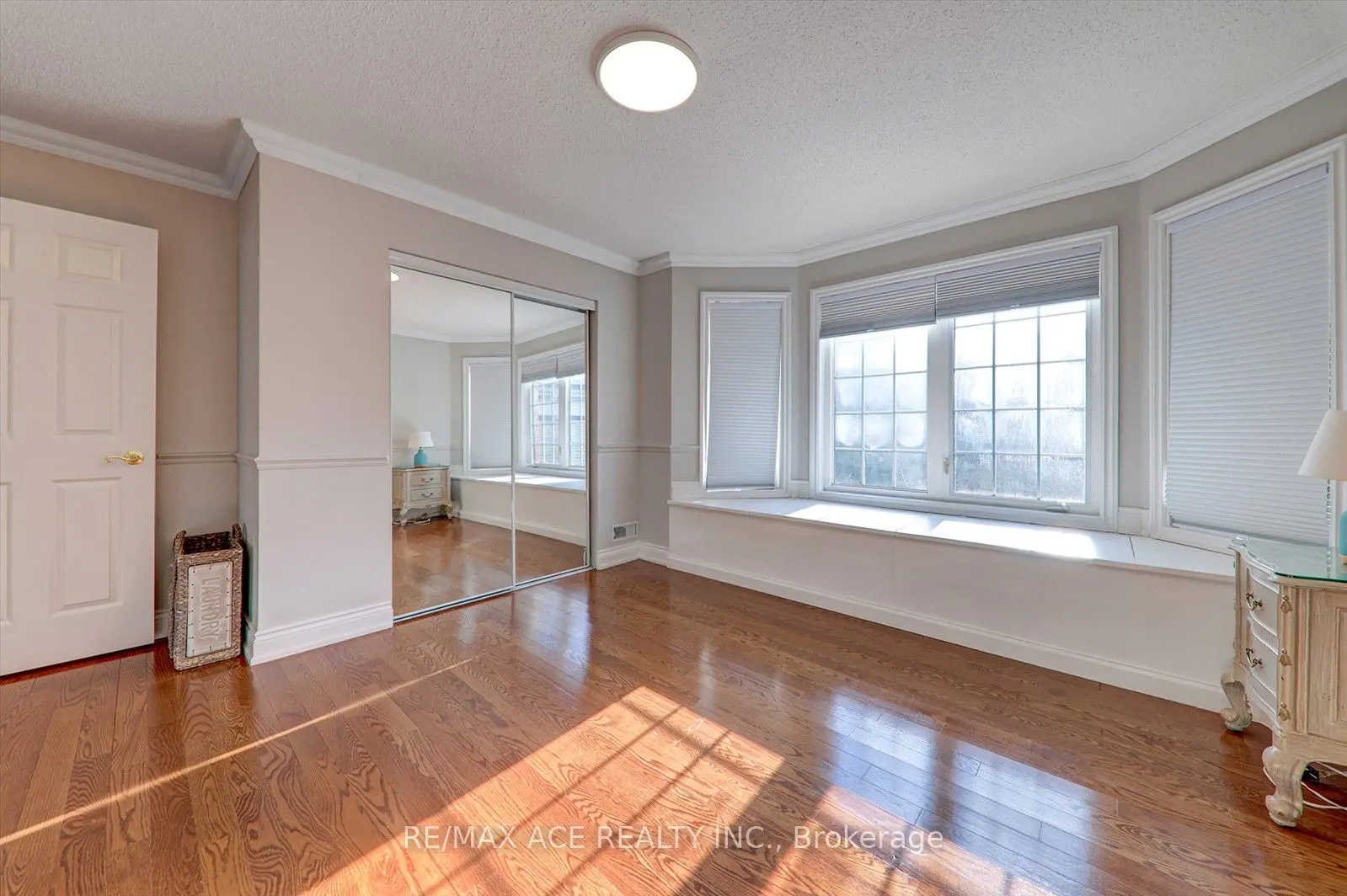 10 Stonehart St