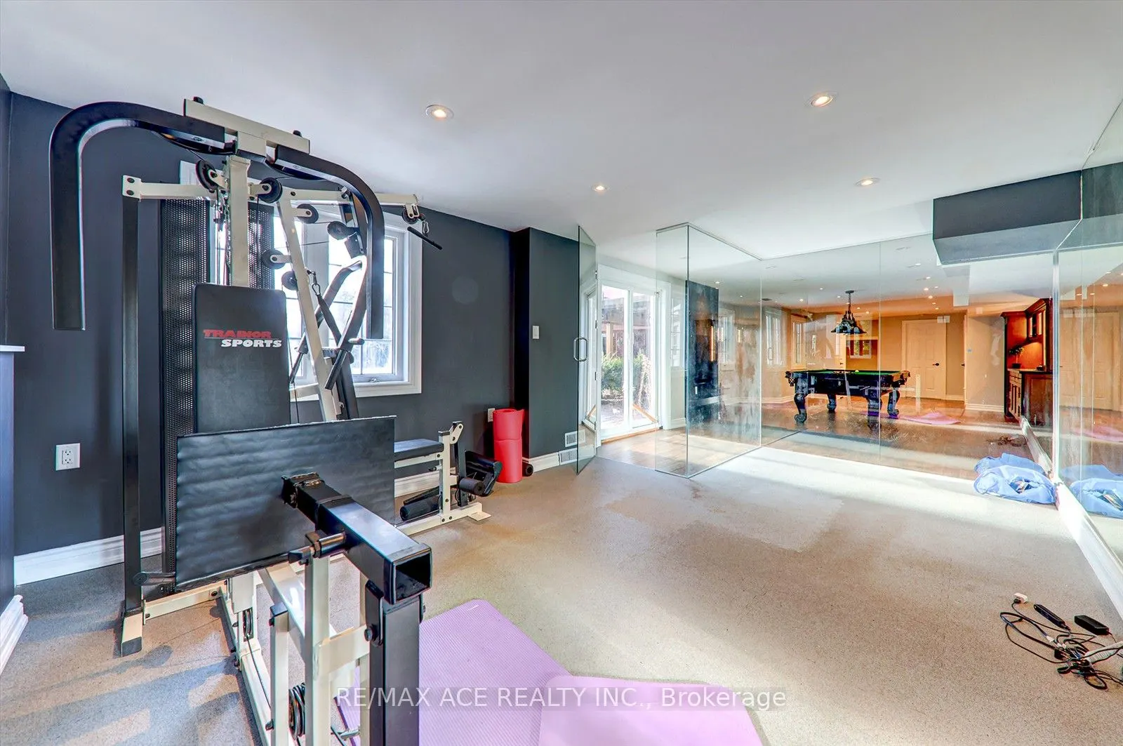 10 Stonehart St