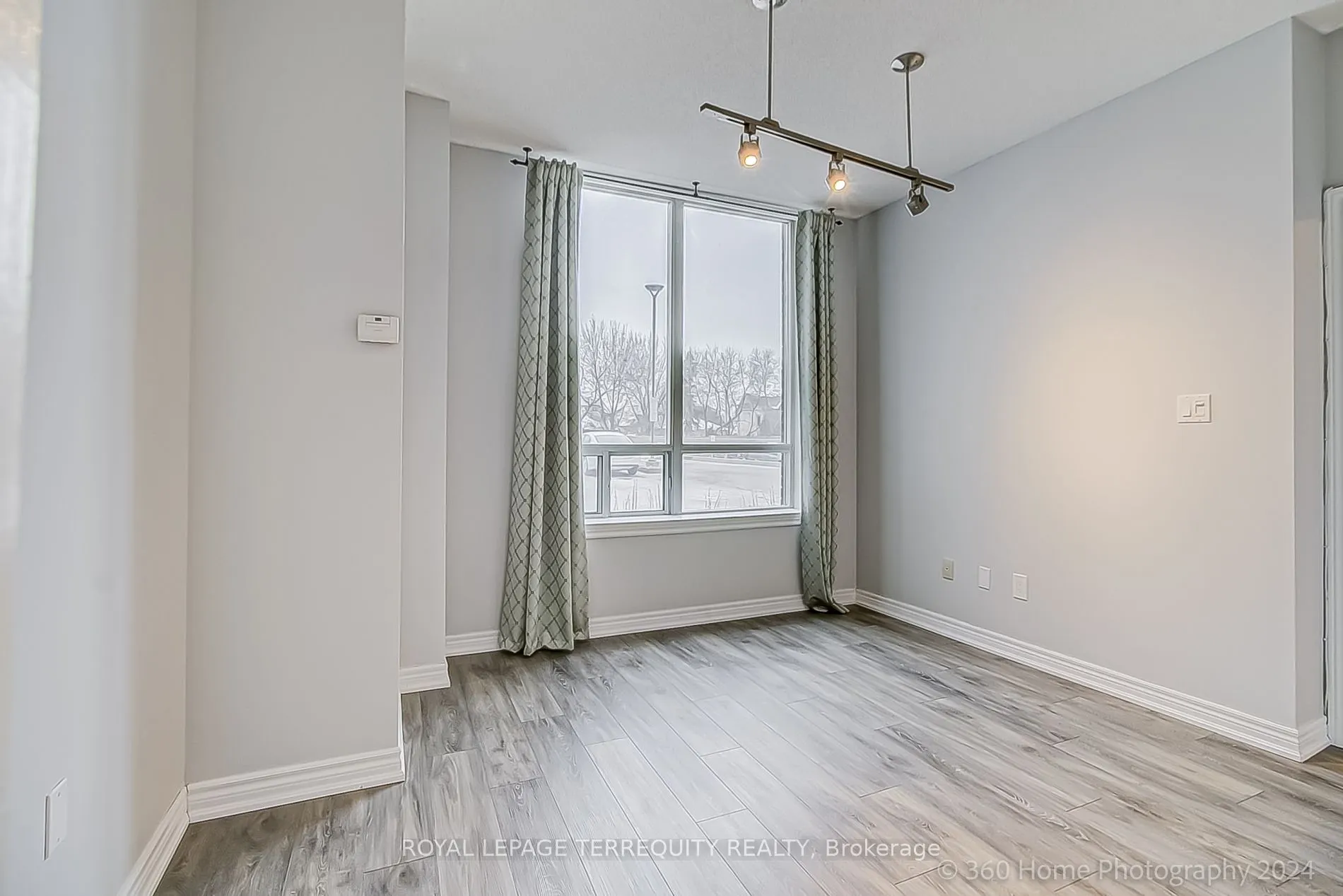2772 Keele St, #101