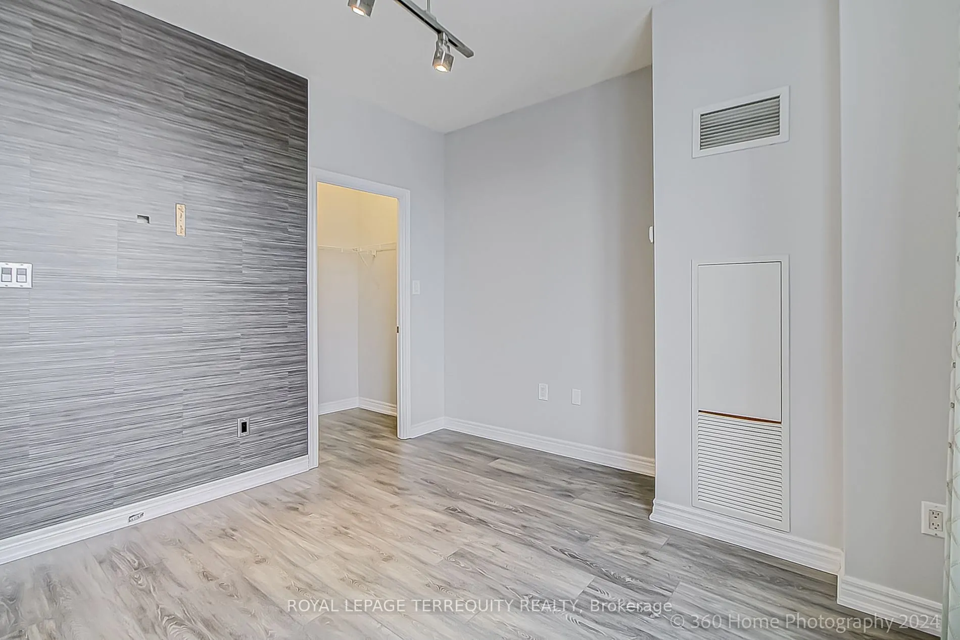 2772 Keele St, #101