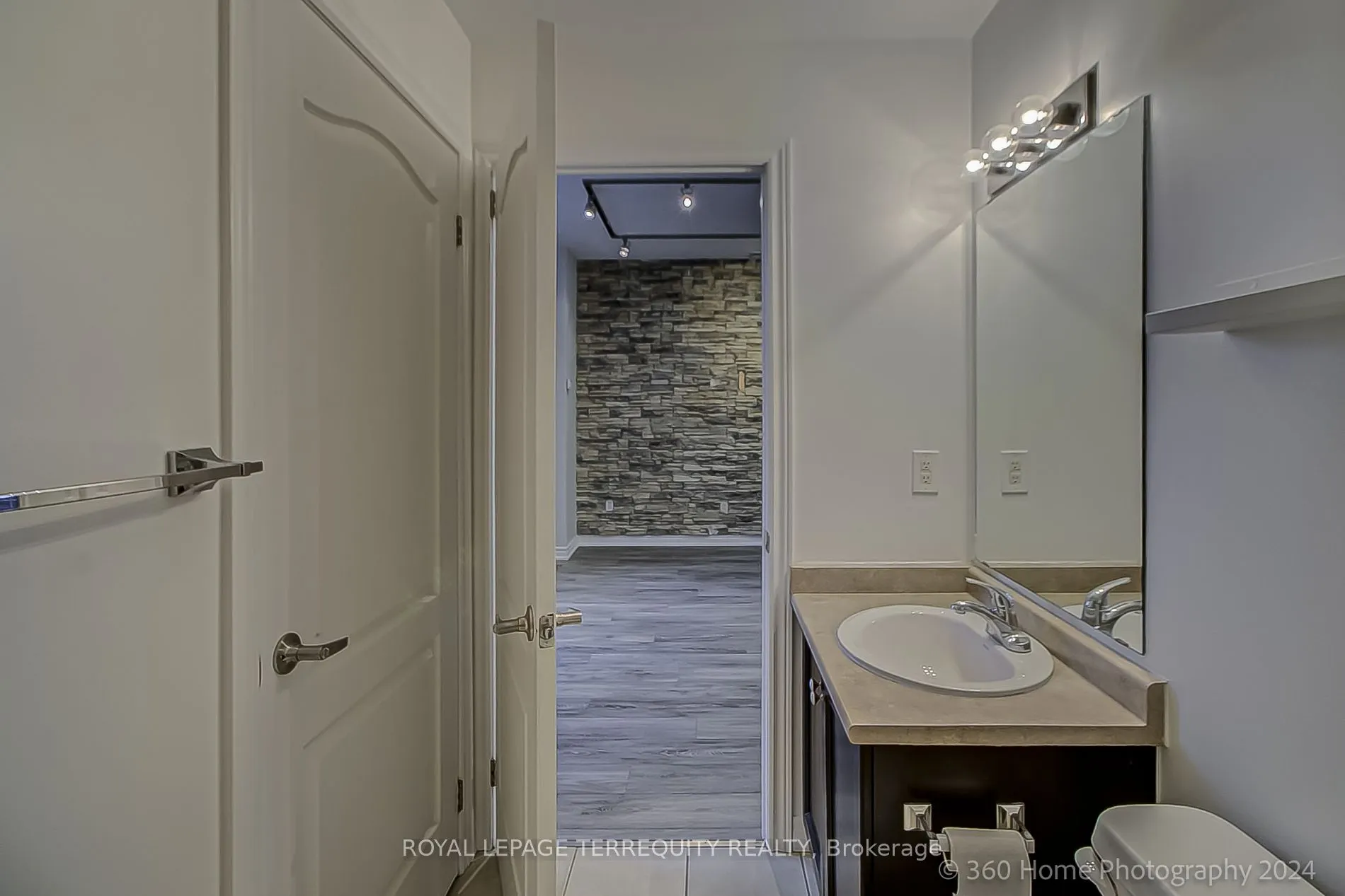 2772 Keele St, #101