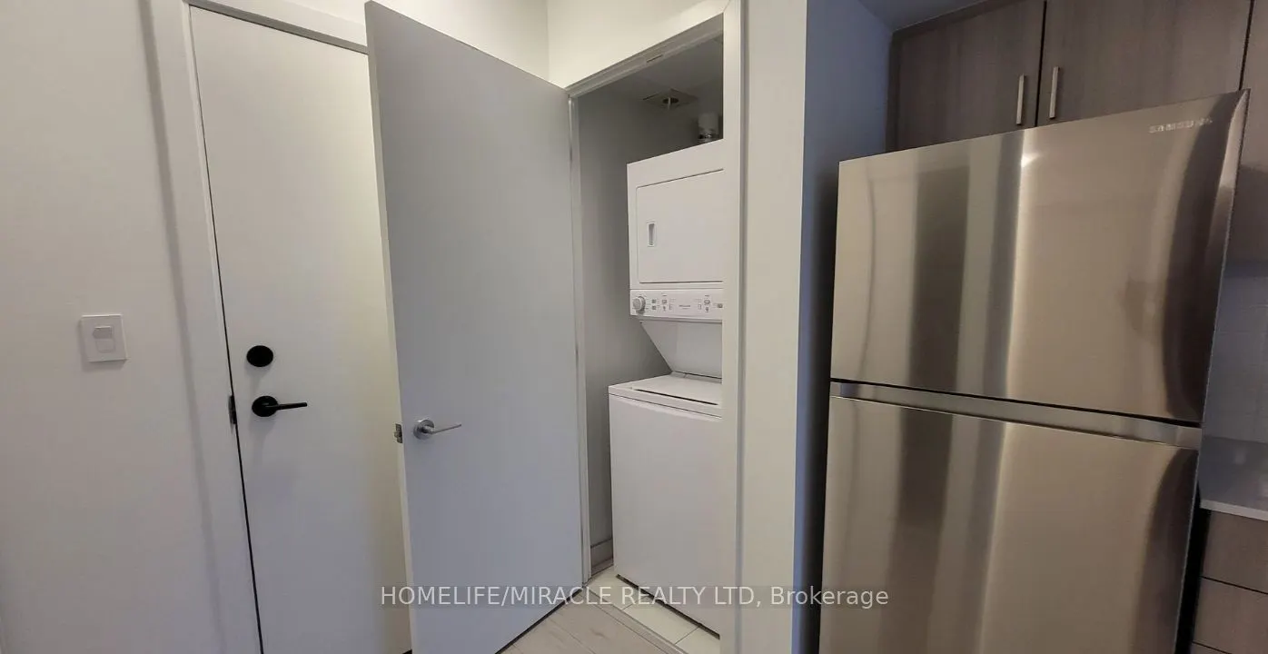 556 Marlee Ave, #206