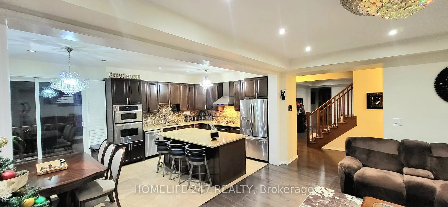 80 Aylesbury Dr