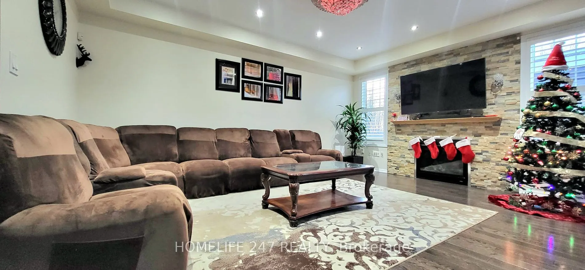 80 Aylesbury Dr