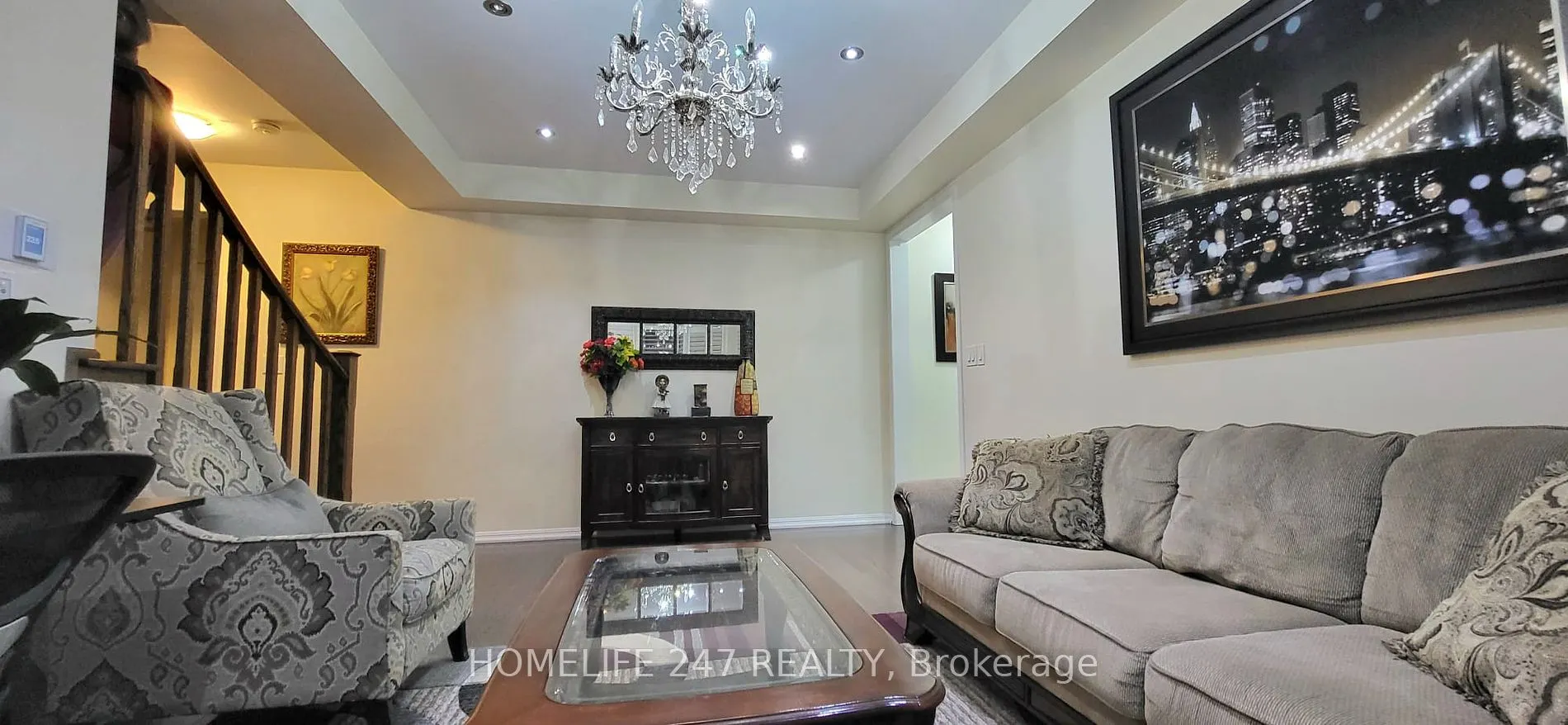80 Aylesbury Dr