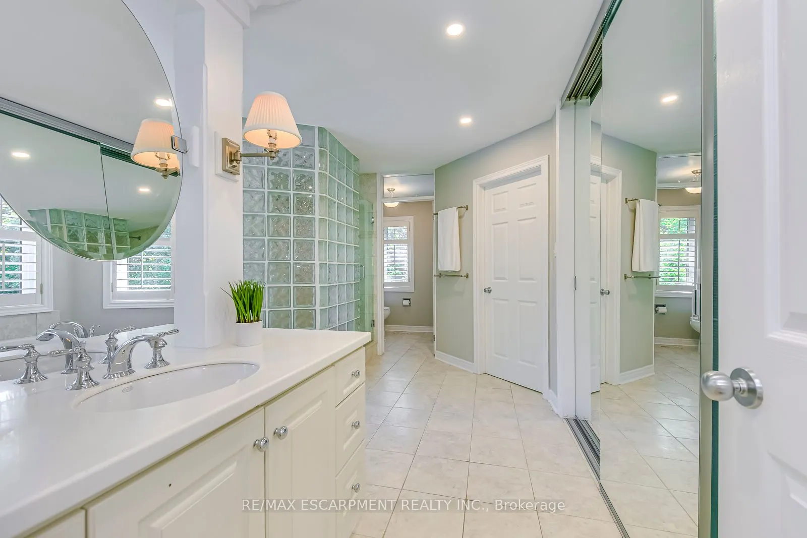 341 Acacia Crt