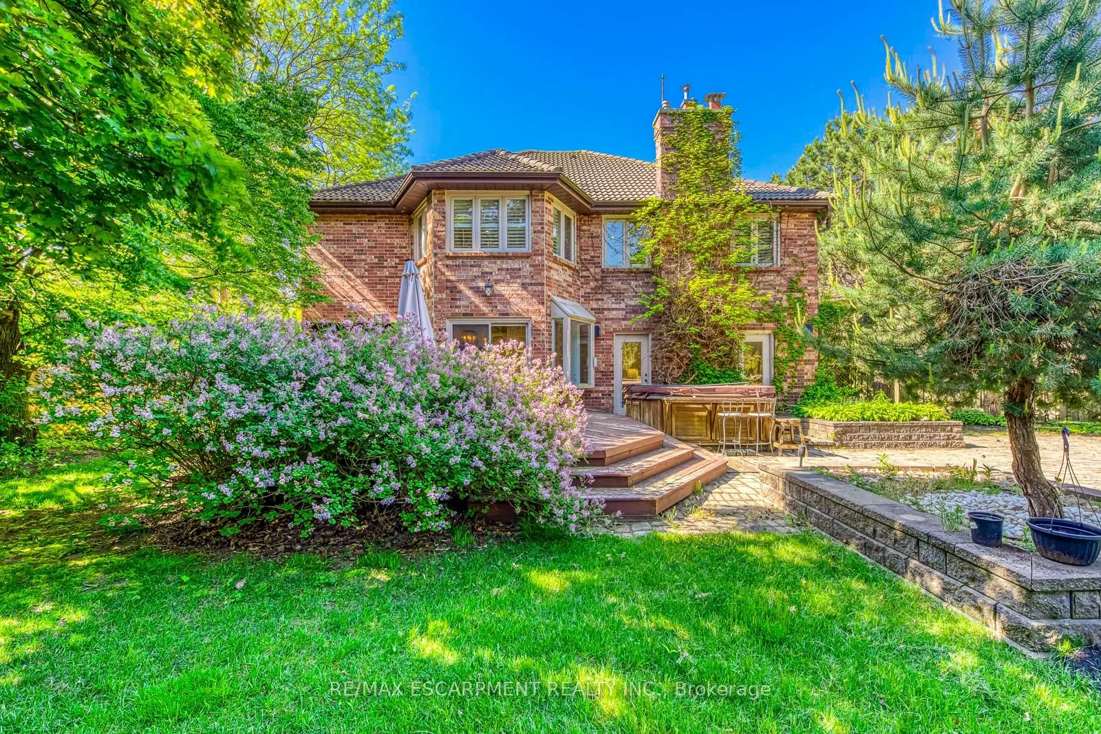 341 Acacia Crt