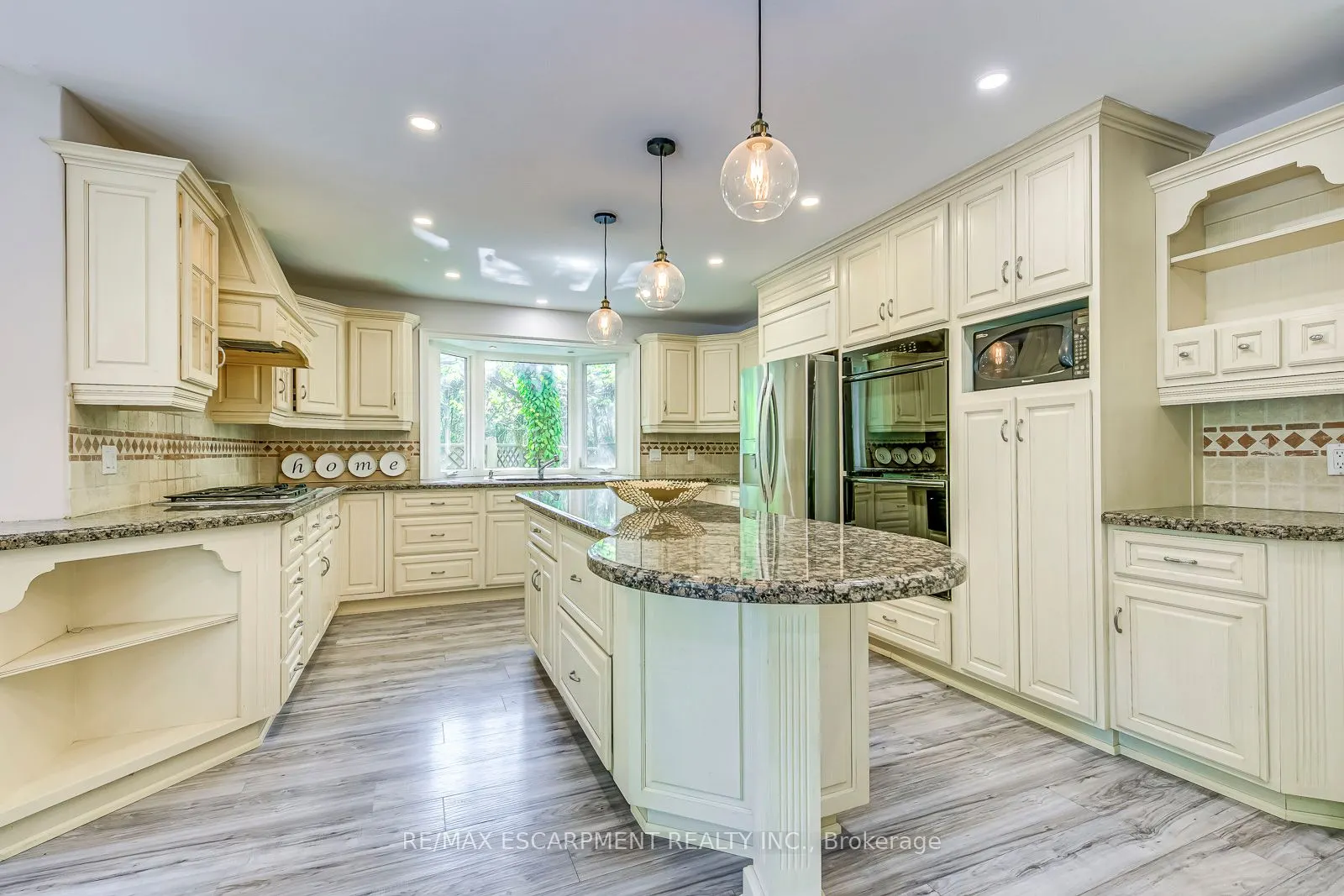 341 Acacia Crt