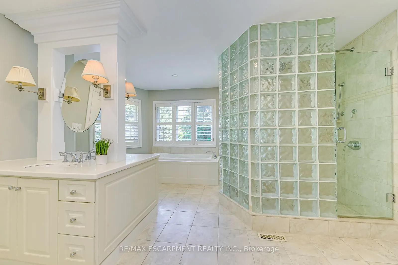 341 Acacia Crt
