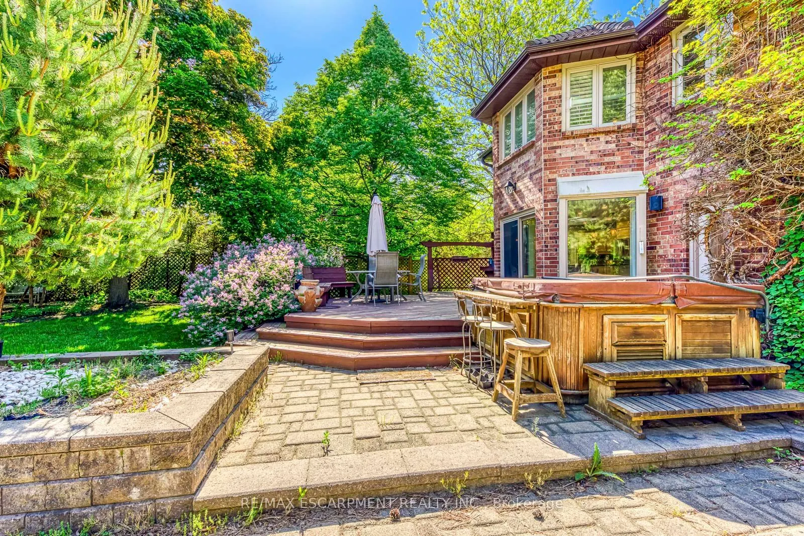 341 Acacia Crt