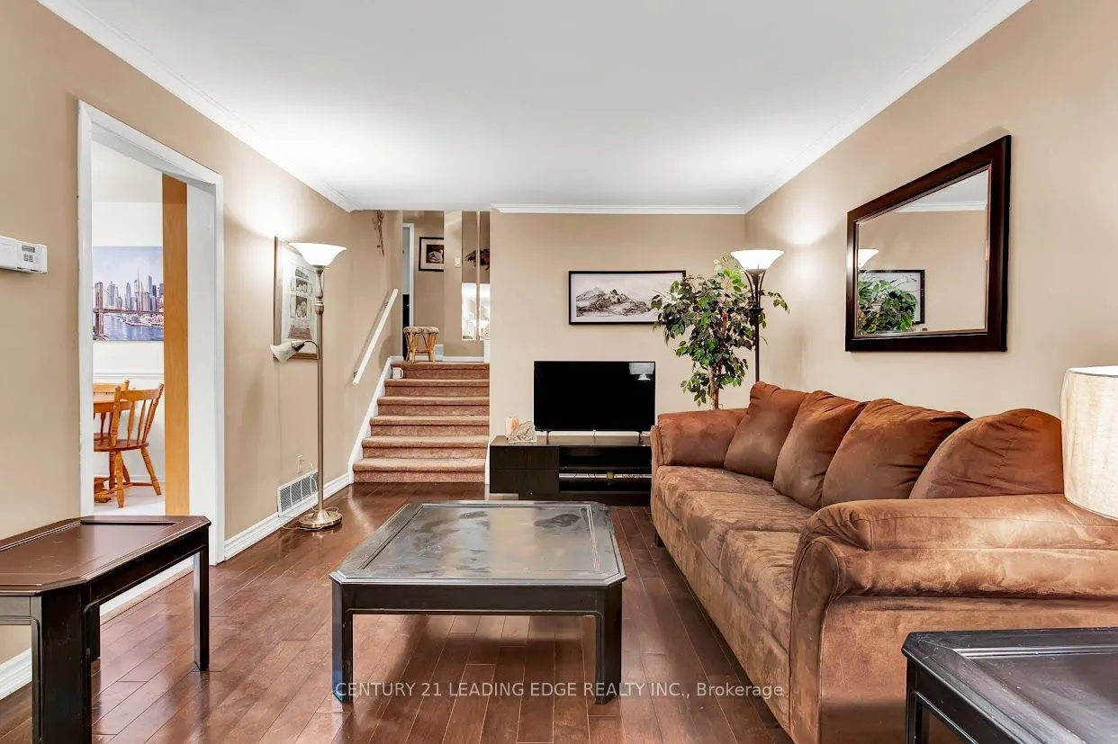 2145 Sandringham Dr