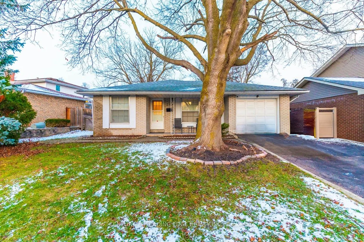 2145 Sandringham Dr