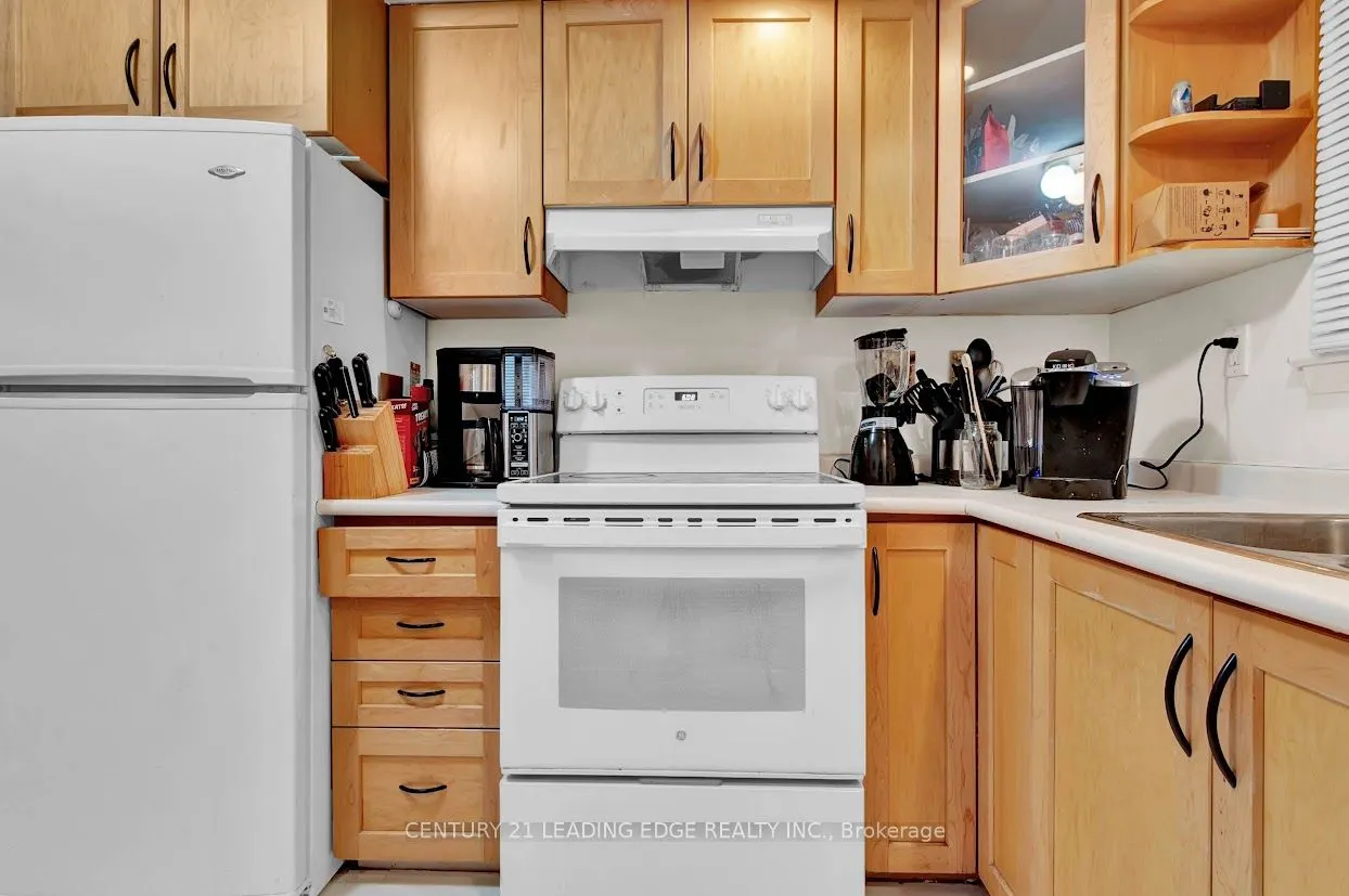 2145 Sandringham Dr