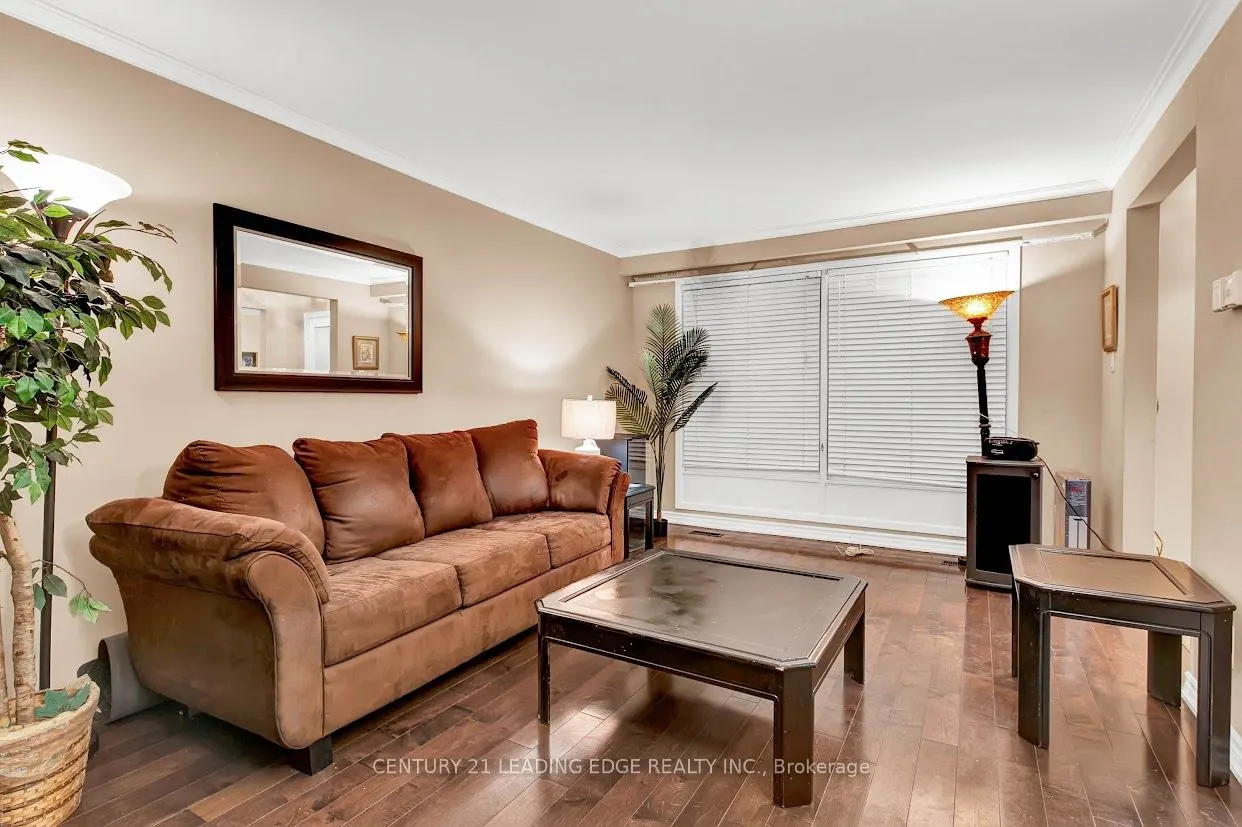2145 Sandringham Dr