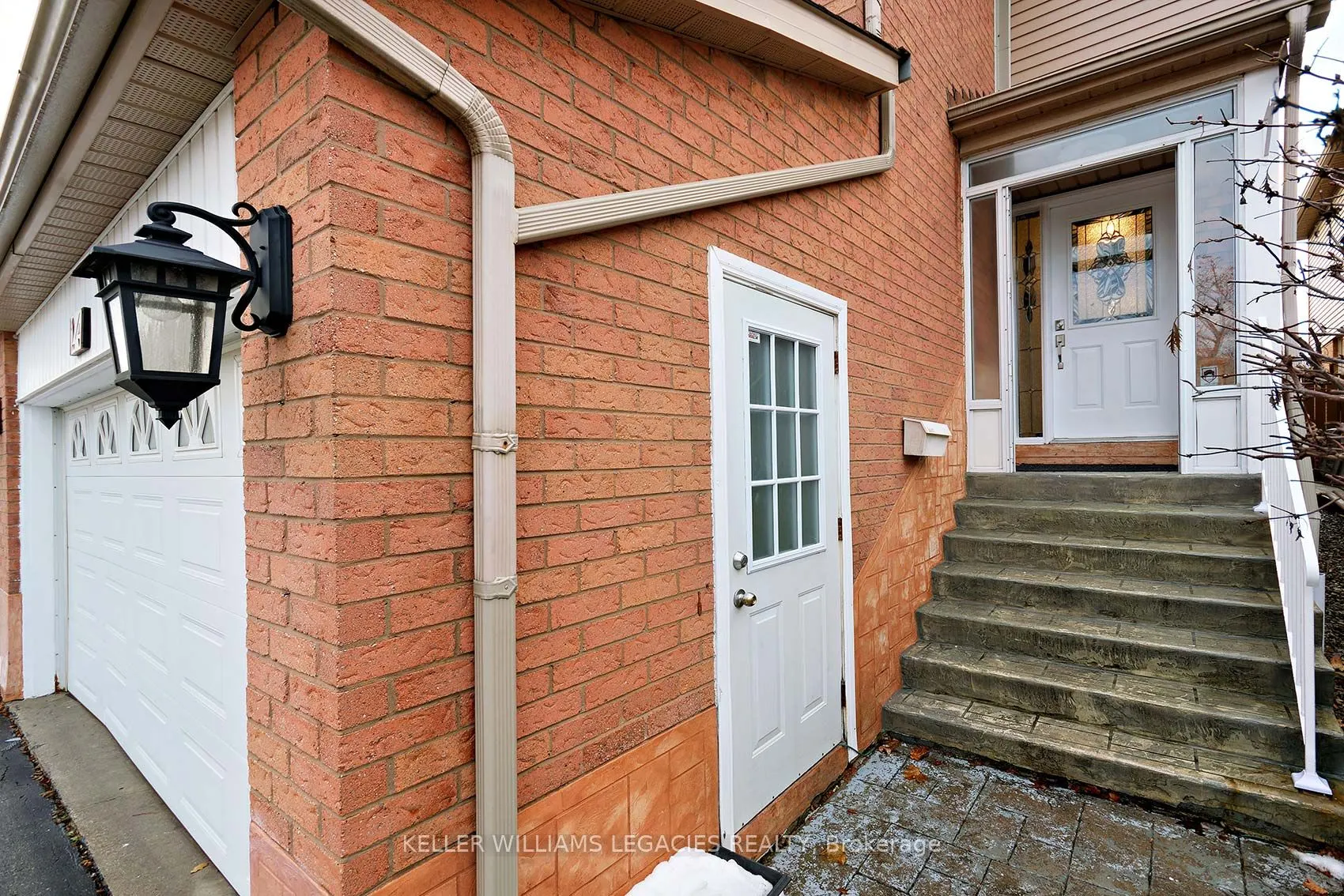 24 Newgate Pl