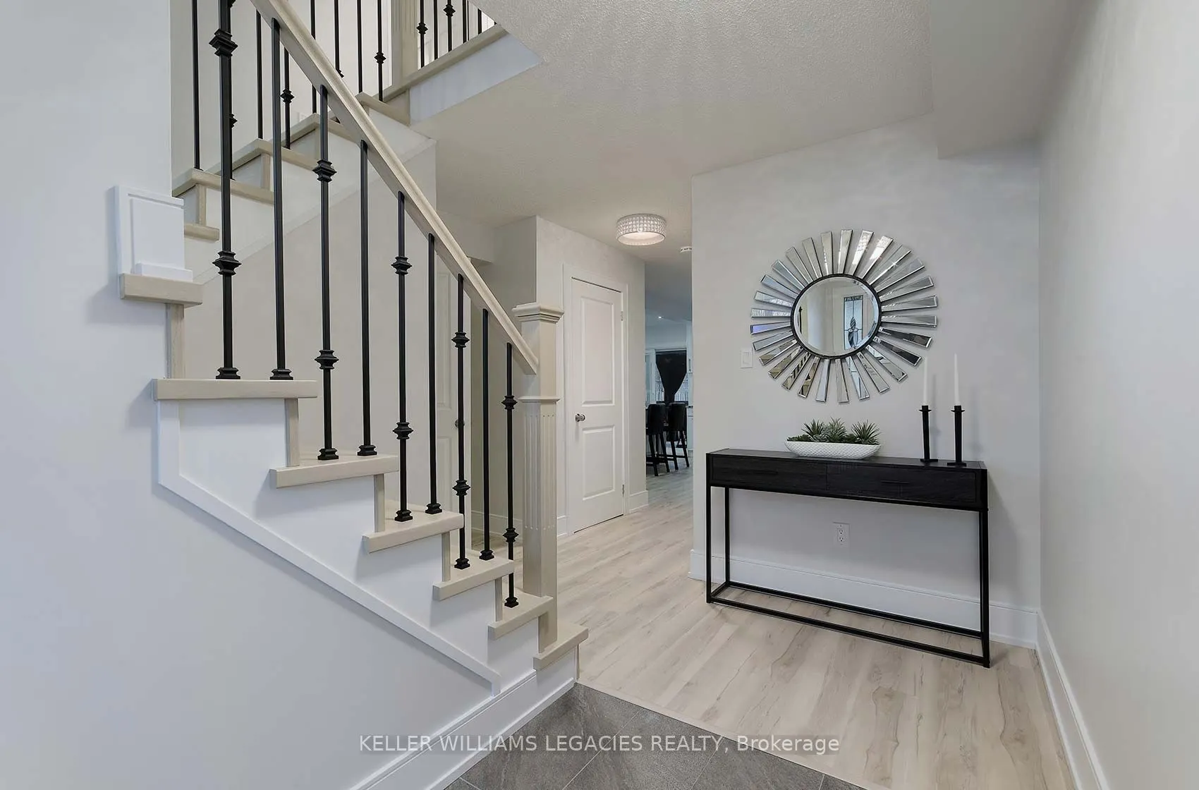 24 Newgate Pl