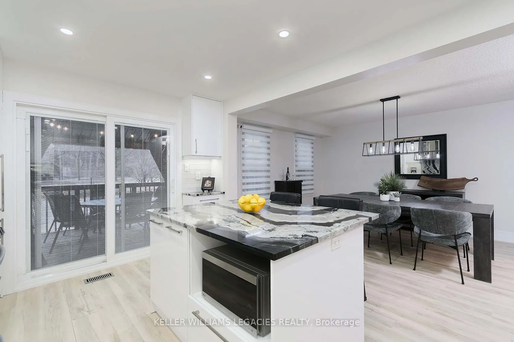 24 Newgate Pl