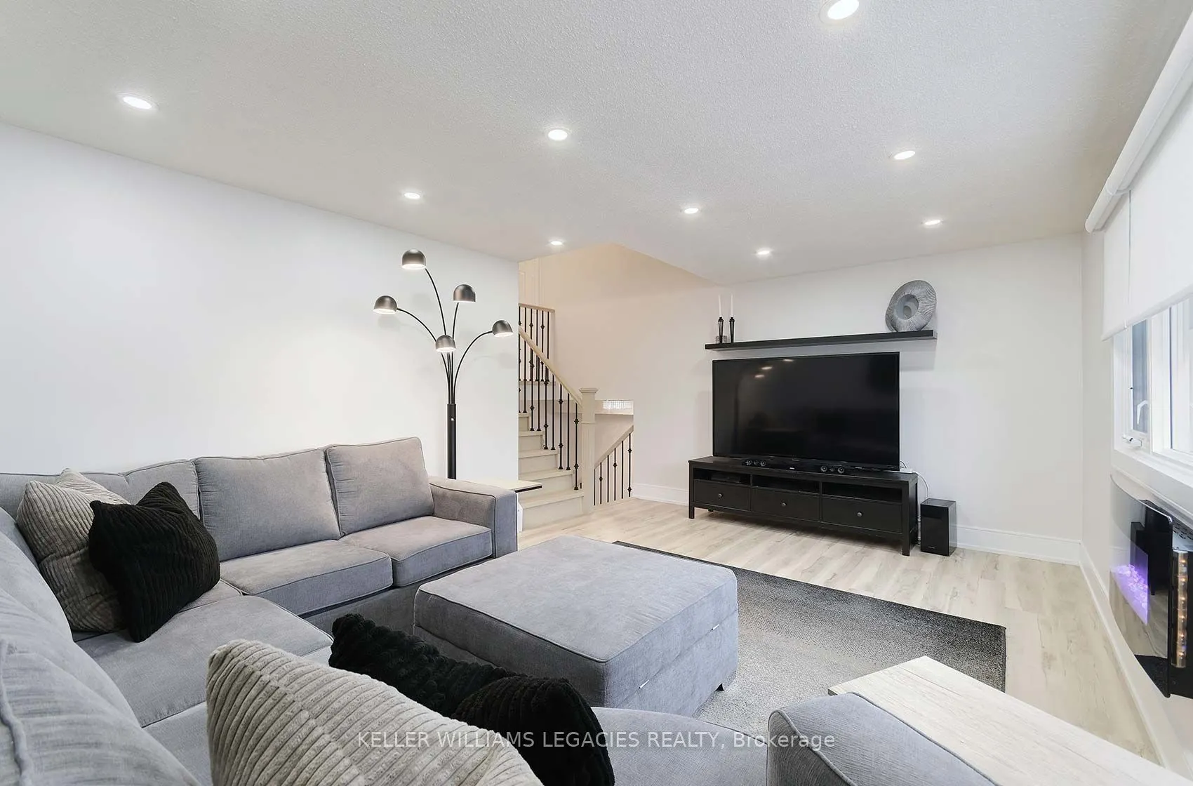 24 Newgate Pl