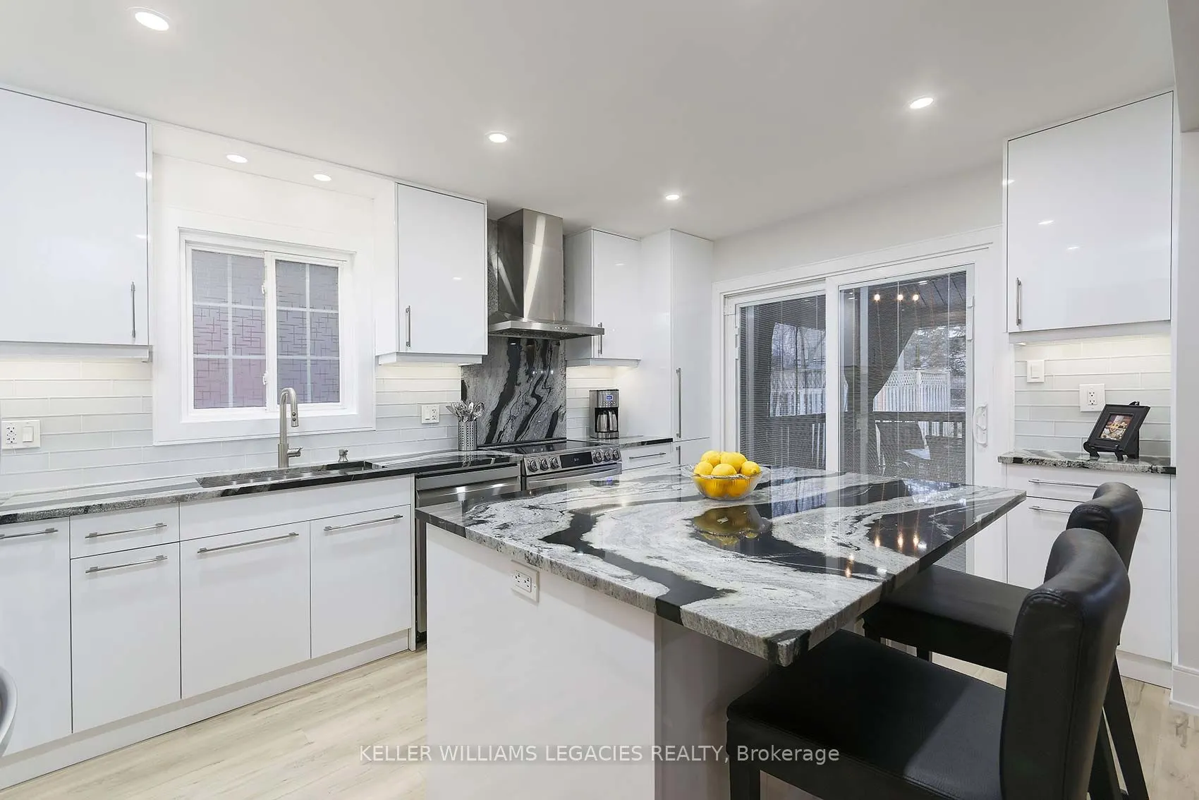 24 Newgate Pl