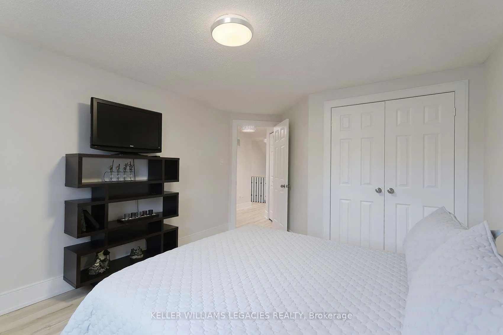 24 Newgate Pl