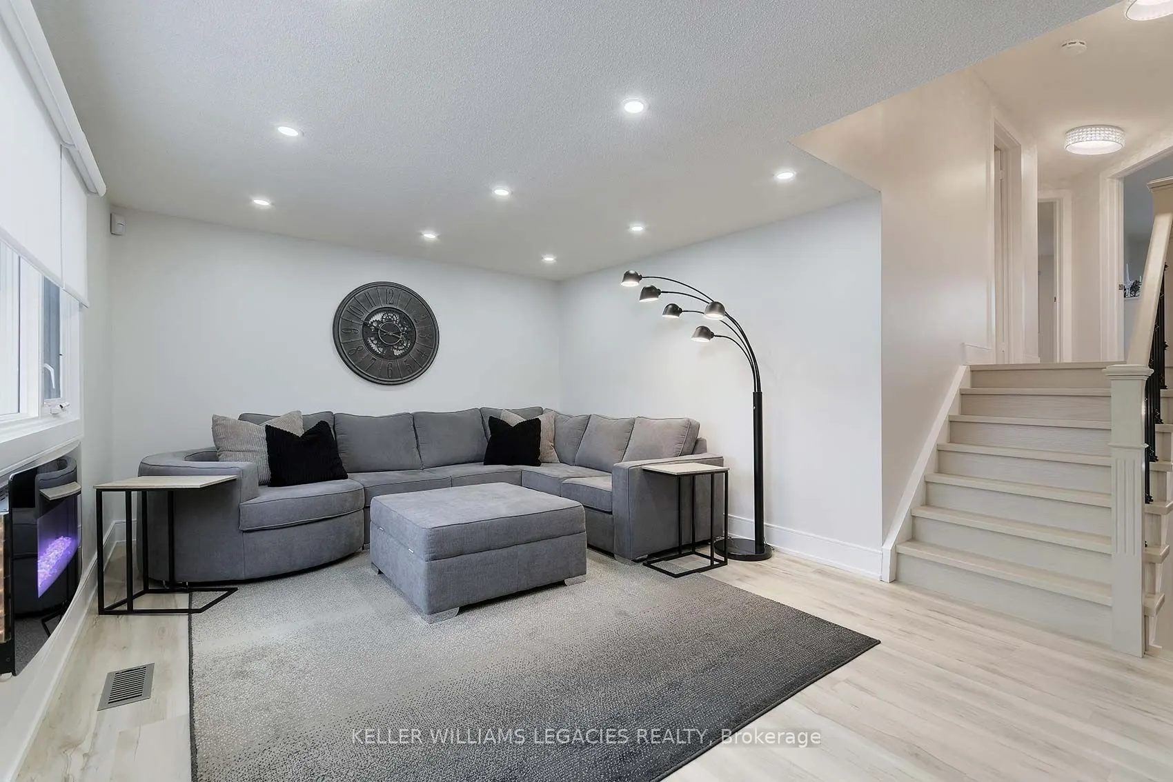 24 Newgate Pl