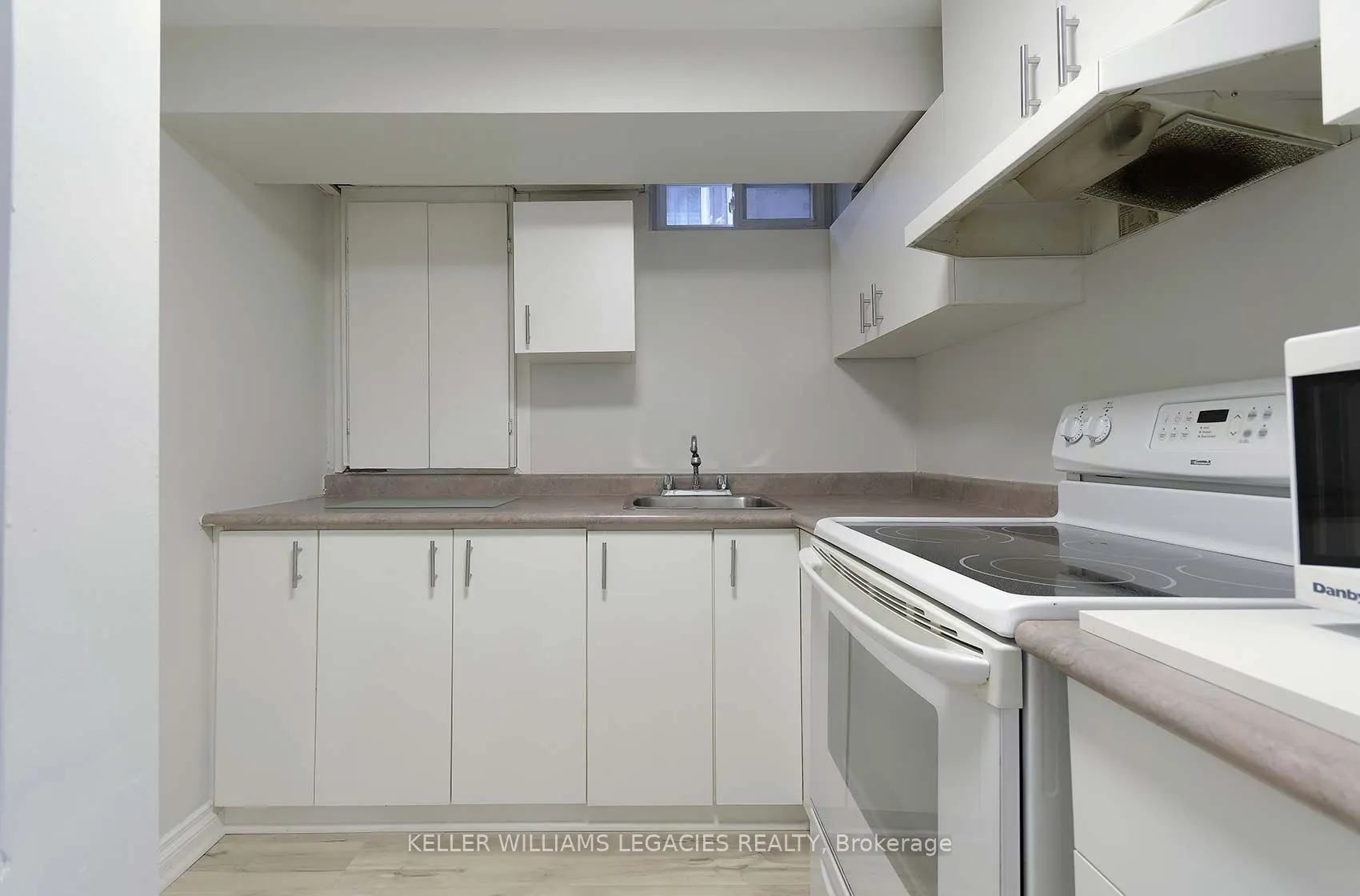 24 Newgate Pl