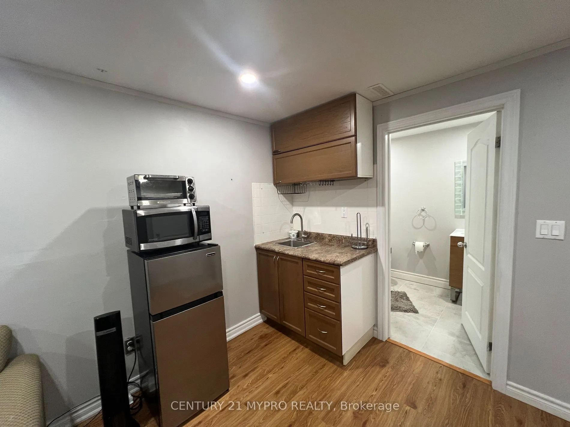 1588 Princelea Pl, #Lower