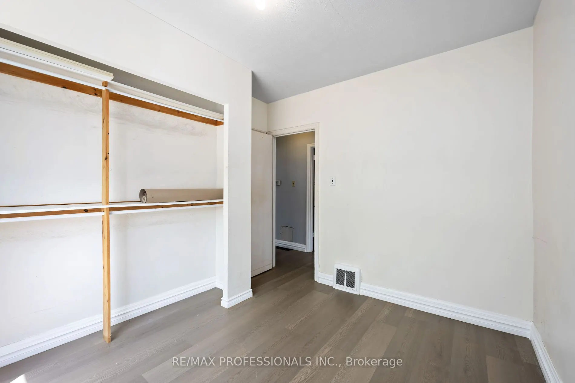 34 Dixon Rd