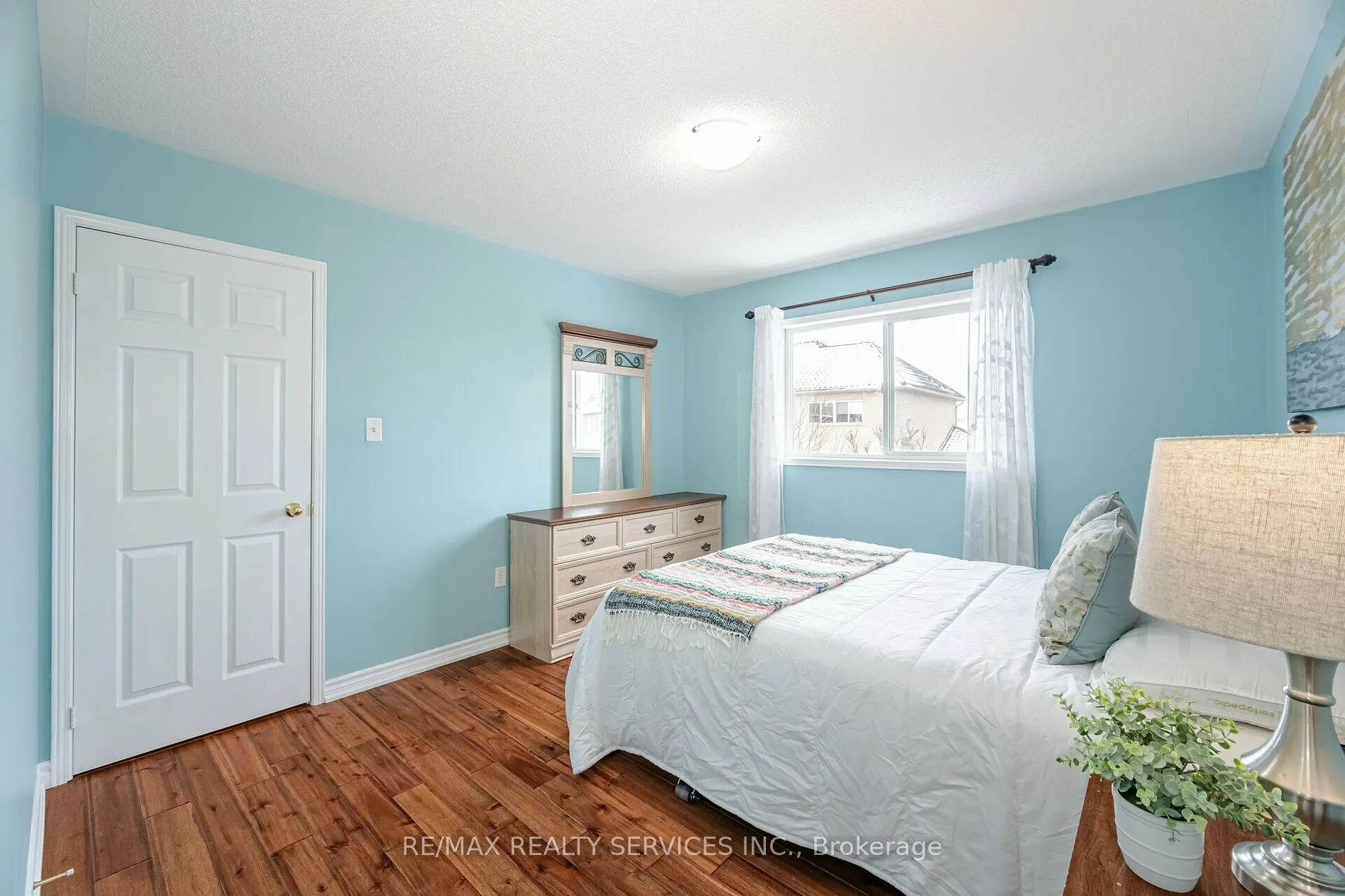 64 Edenbrook Hill Dr