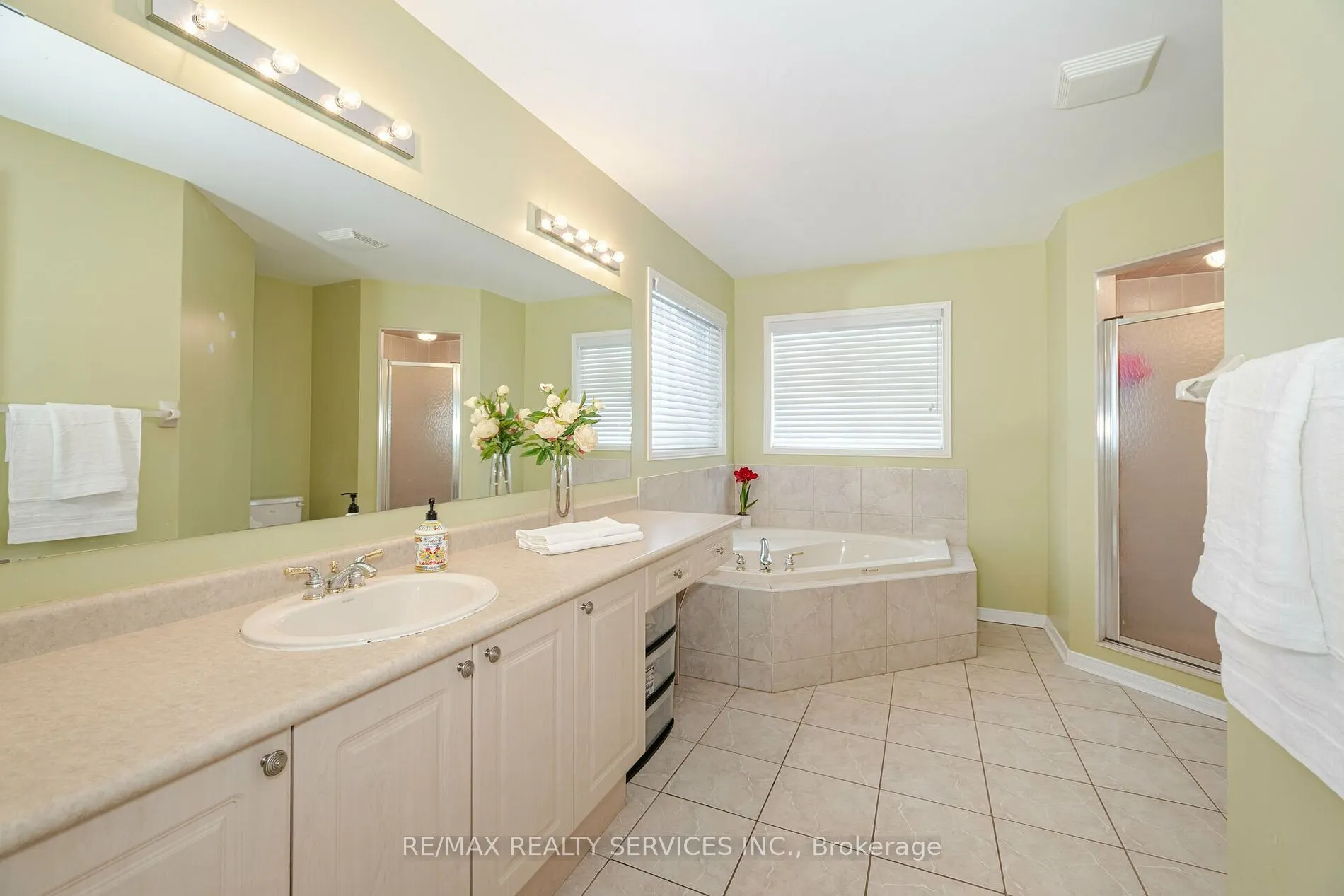 64 Edenbrook Hill Dr