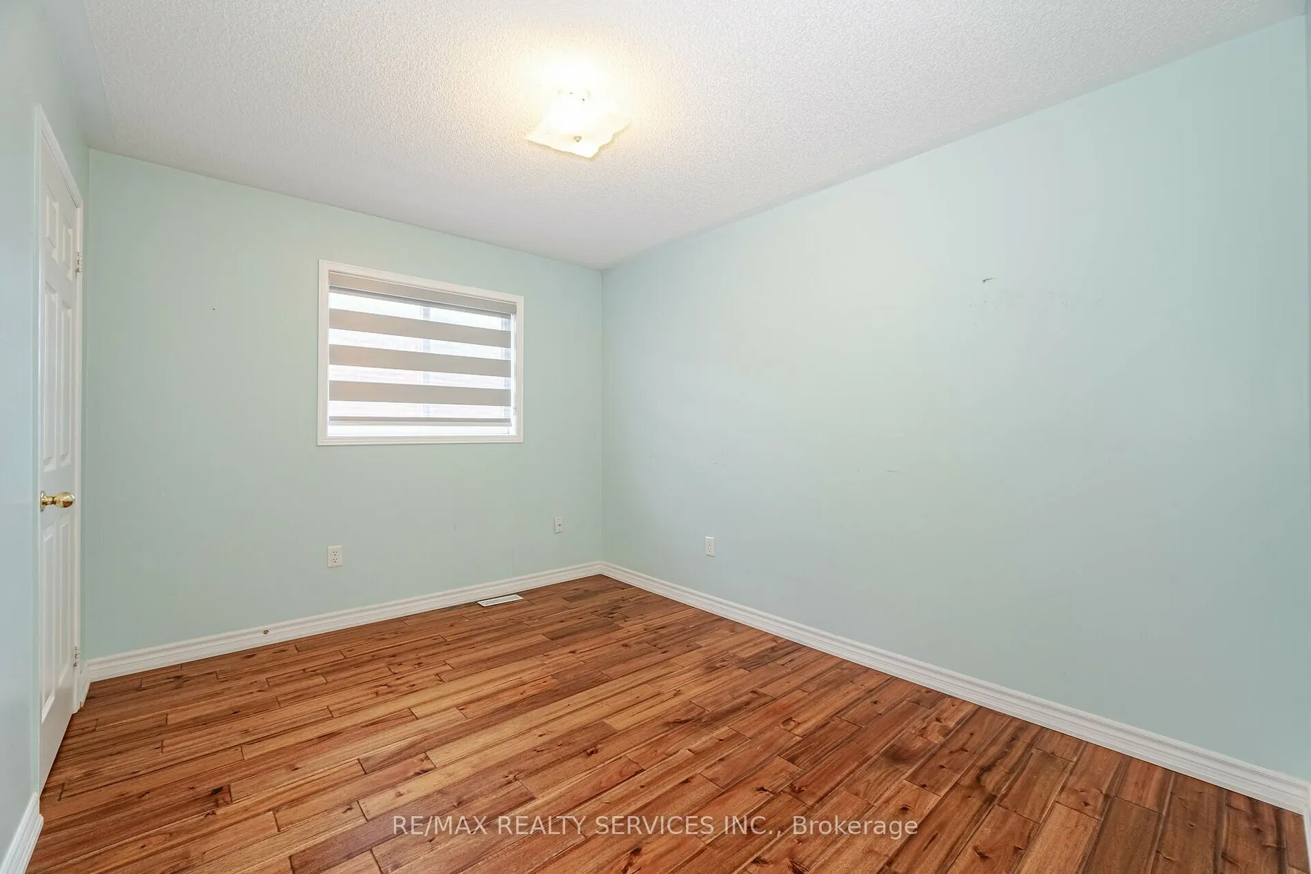64 Edenbrook Hill Dr