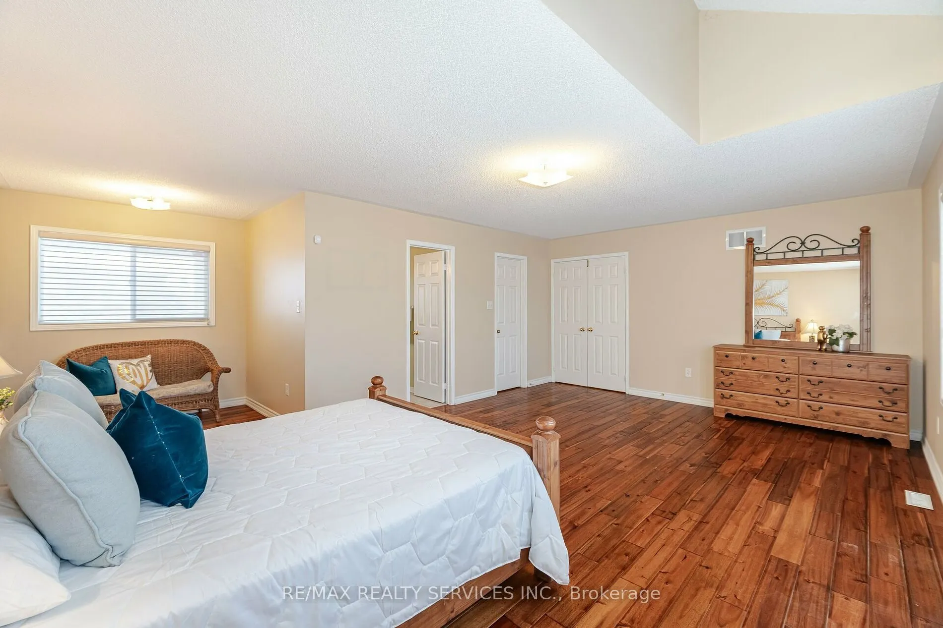 64 Edenbrook Hill Dr