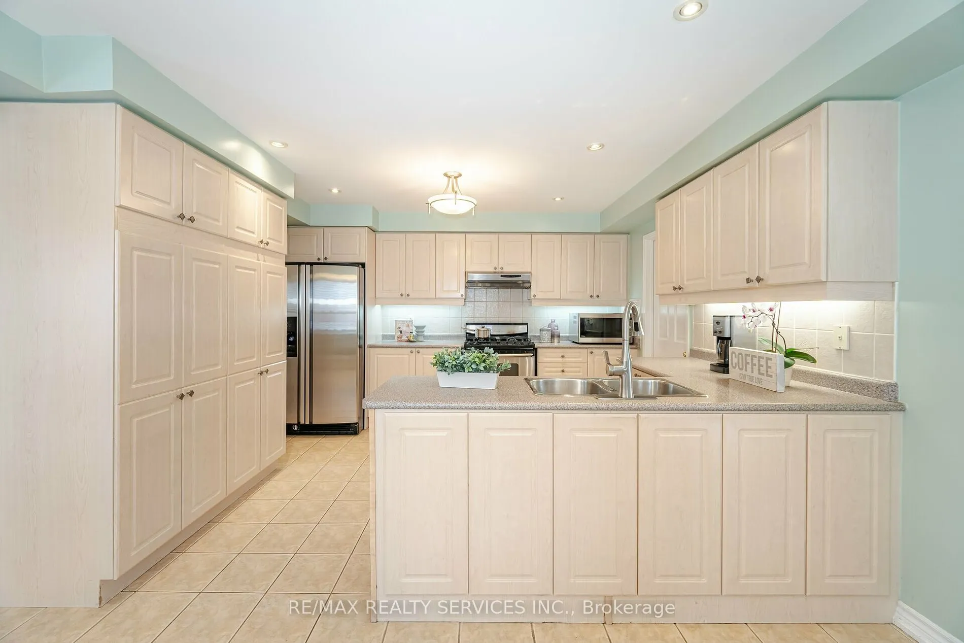 64 Edenbrook Hill Dr