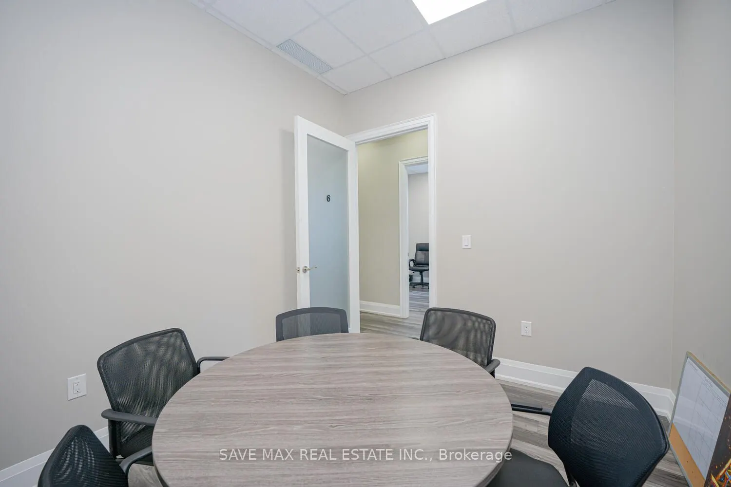 218 Export Blvd, #101